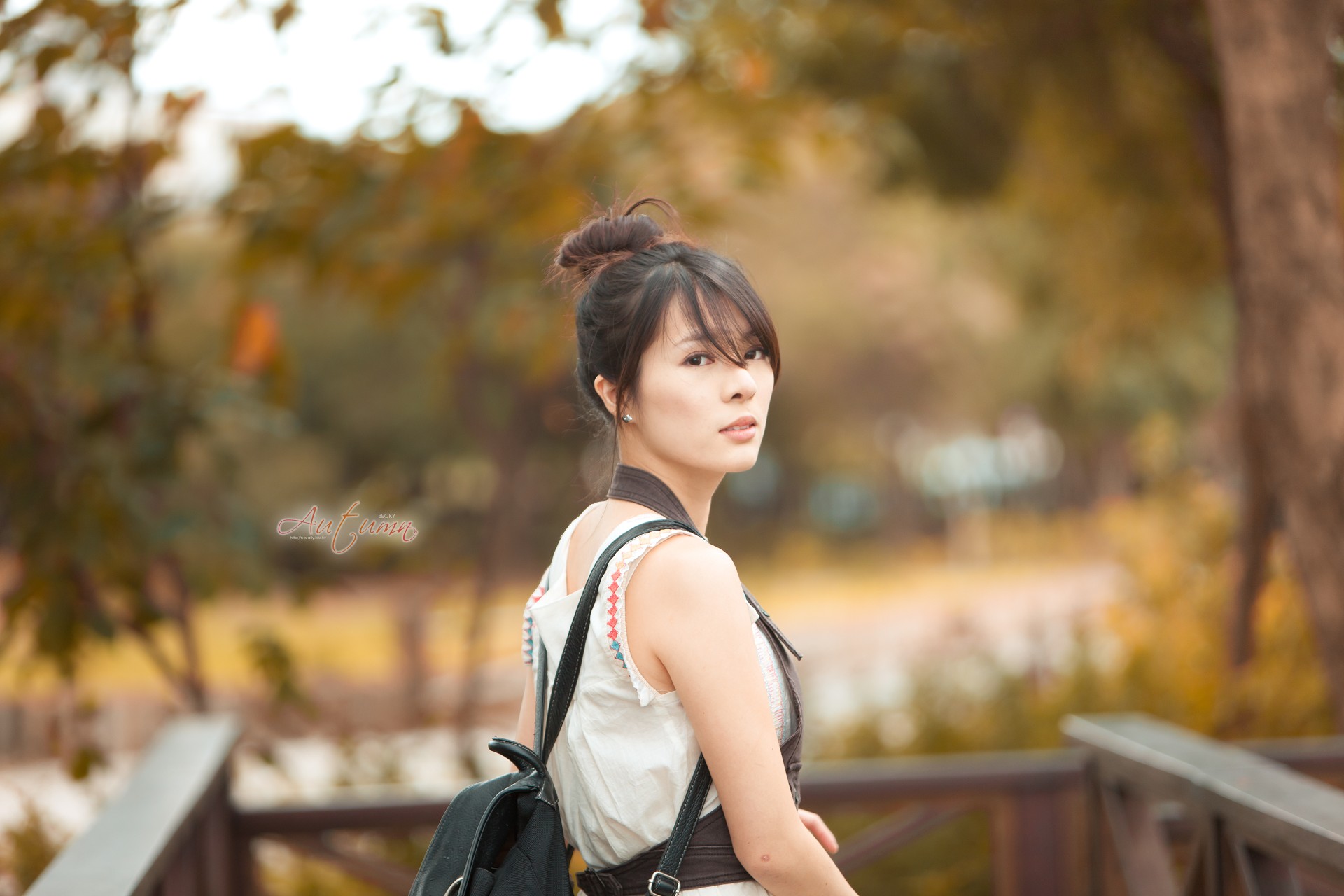 Free download wallpaper Fall, Bokeh, Women, Asian, Taiwanese, Becky (Taiwanese Model) on your PC desktop