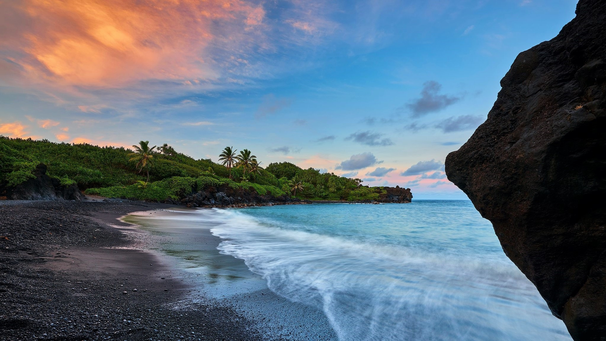 Скачать картинку Закат, Море, Пляж, Пальмы, Океан, Гавайи, Земля/природа в телефон бесплатно.