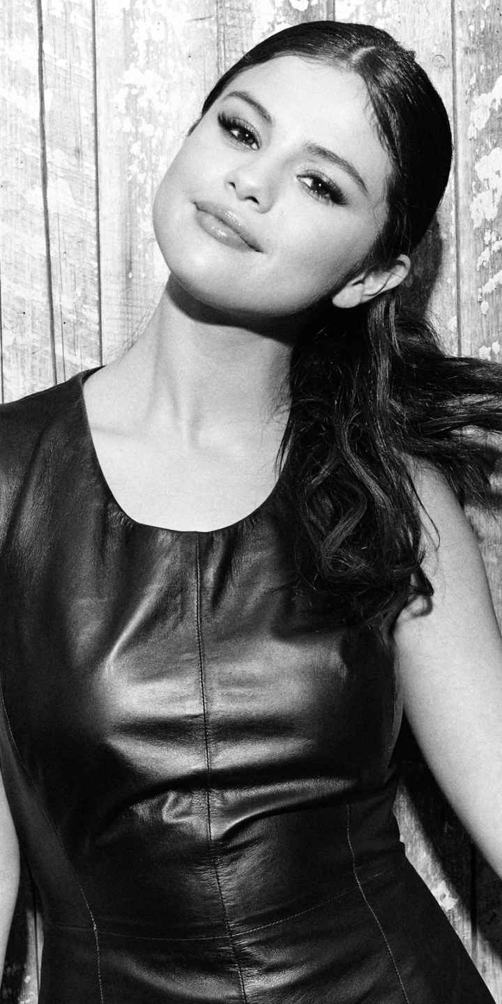 Download mobile wallpaper Music, Selena Gomez, Singer, American, Black & White, Actress for free.