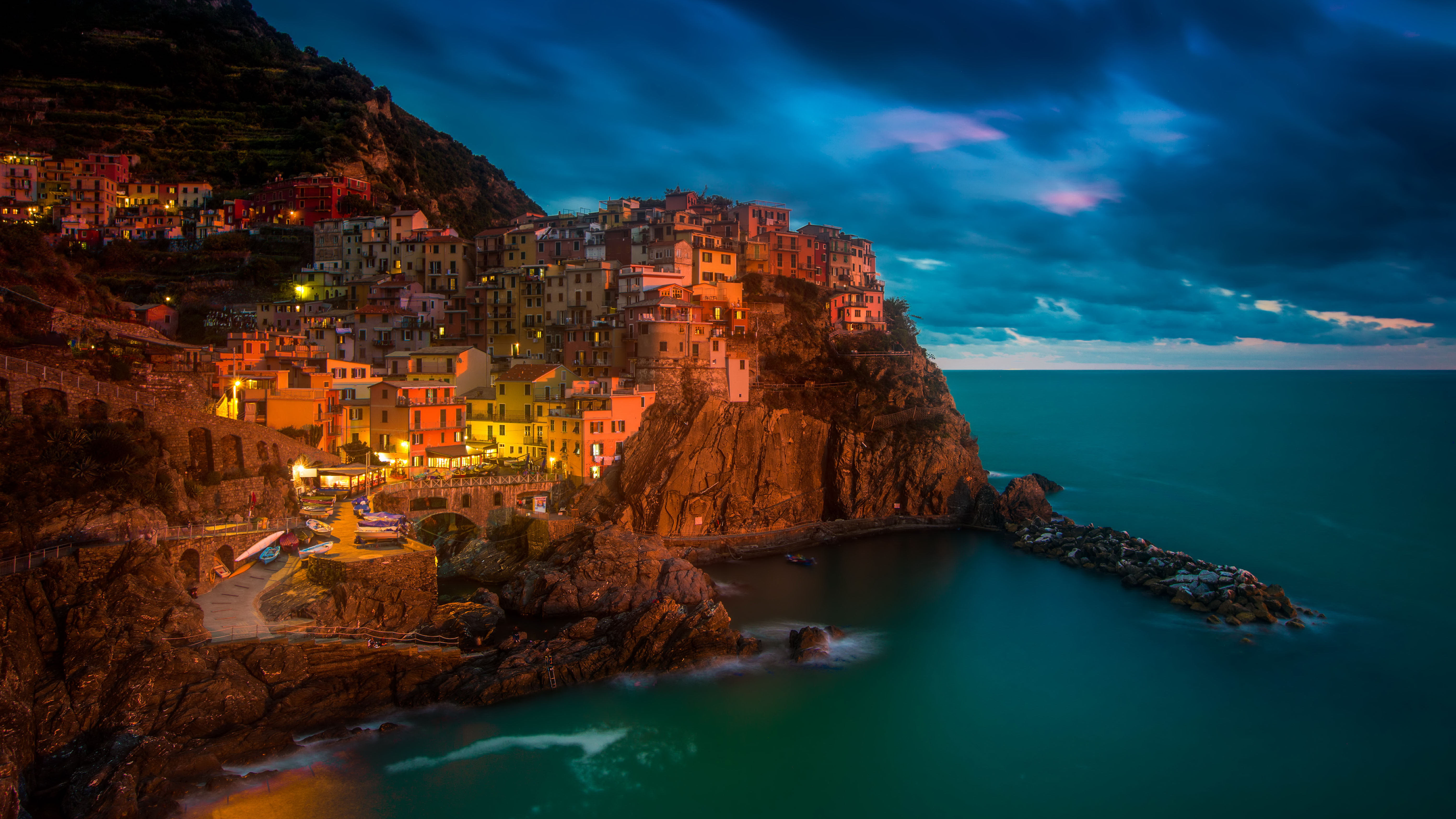 Laden Sie das Städte, Italien, Licht, Wolke, Nacht, Manarola, Menschengemacht-Bild kostenlos auf Ihren PC-Desktop herunter
