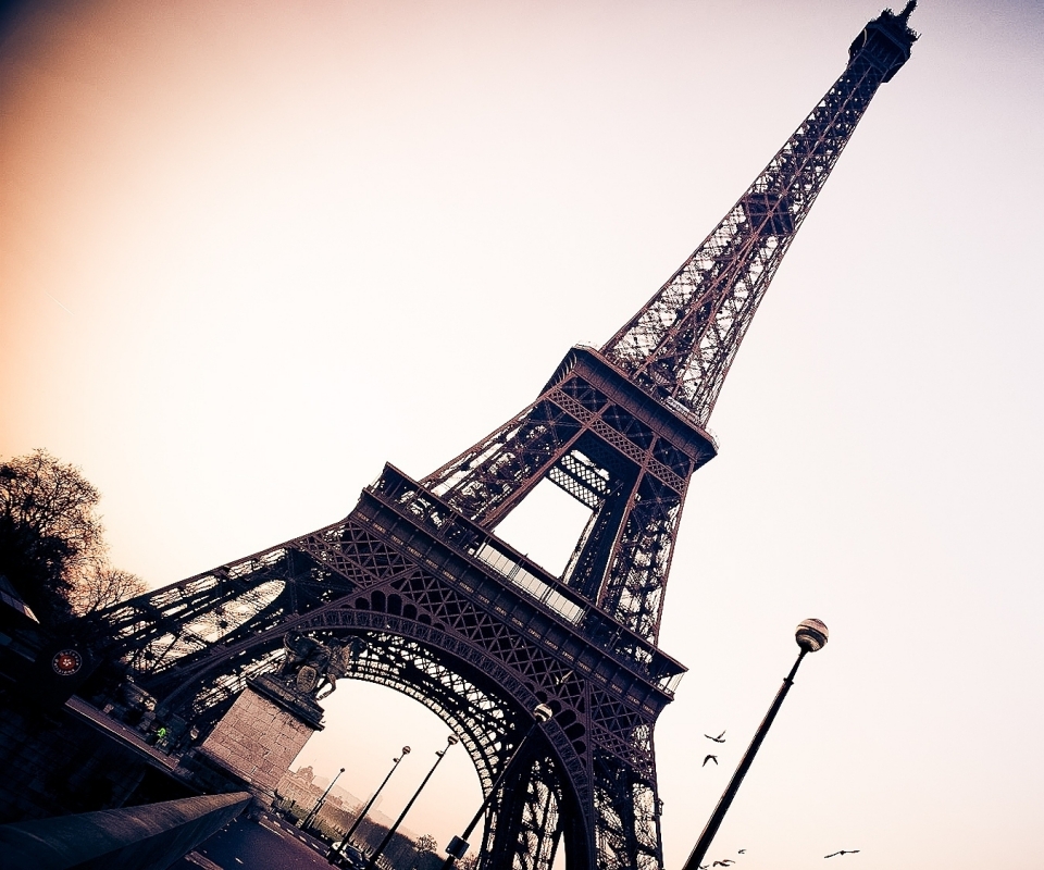 Download mobile wallpaper Eiffel Tower, Monuments, Monument, Man Made for free.
