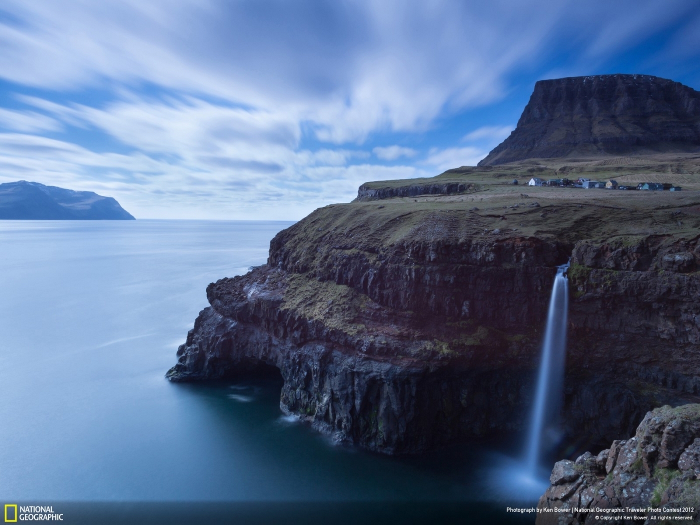 Free download wallpaper Landscape, Mountains, Sea on your PC desktop