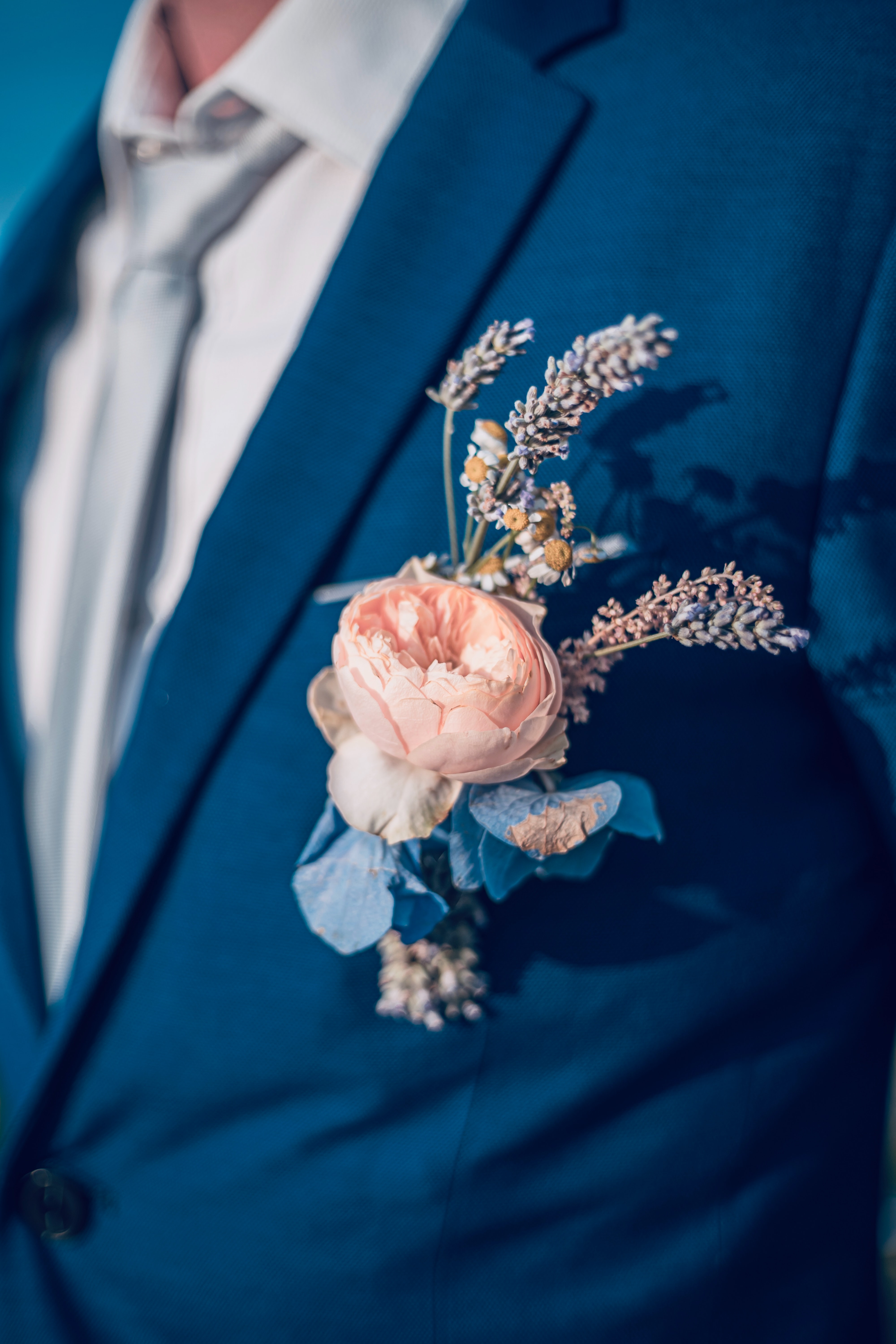 53862 завантажити шпалери весілля, квітка, різне, роза, троянда, наречений, нареченого, піджак, пальто, бутоньєрка - заставки і картинки безкоштовно