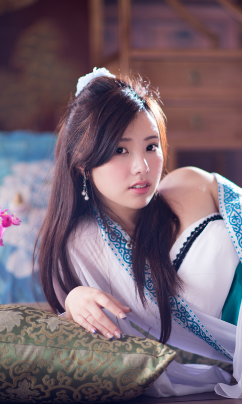 Download mobile wallpaper Model, Women, Asian, Cushion, Taiwanese, Chén Sīyǐng for free.