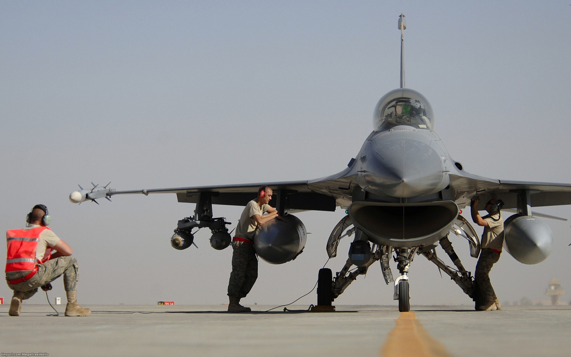Baixar papel de parede para celular de General Dynamics F 16 Fighting Falcon, Militar gratuito.