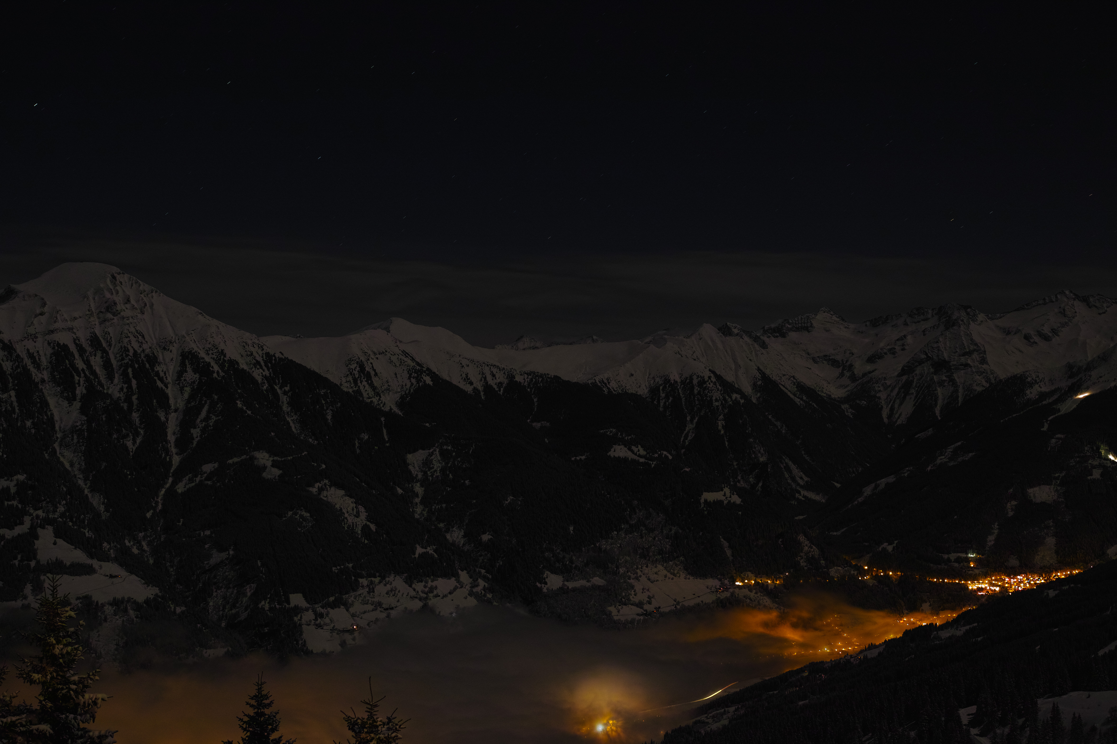 132916 descargar fondo de pantalla naturaleza, montañas, noche, brillar, luz, austria, pueblo, salsburgo, salzburgo: protectores de pantalla e imágenes gratis