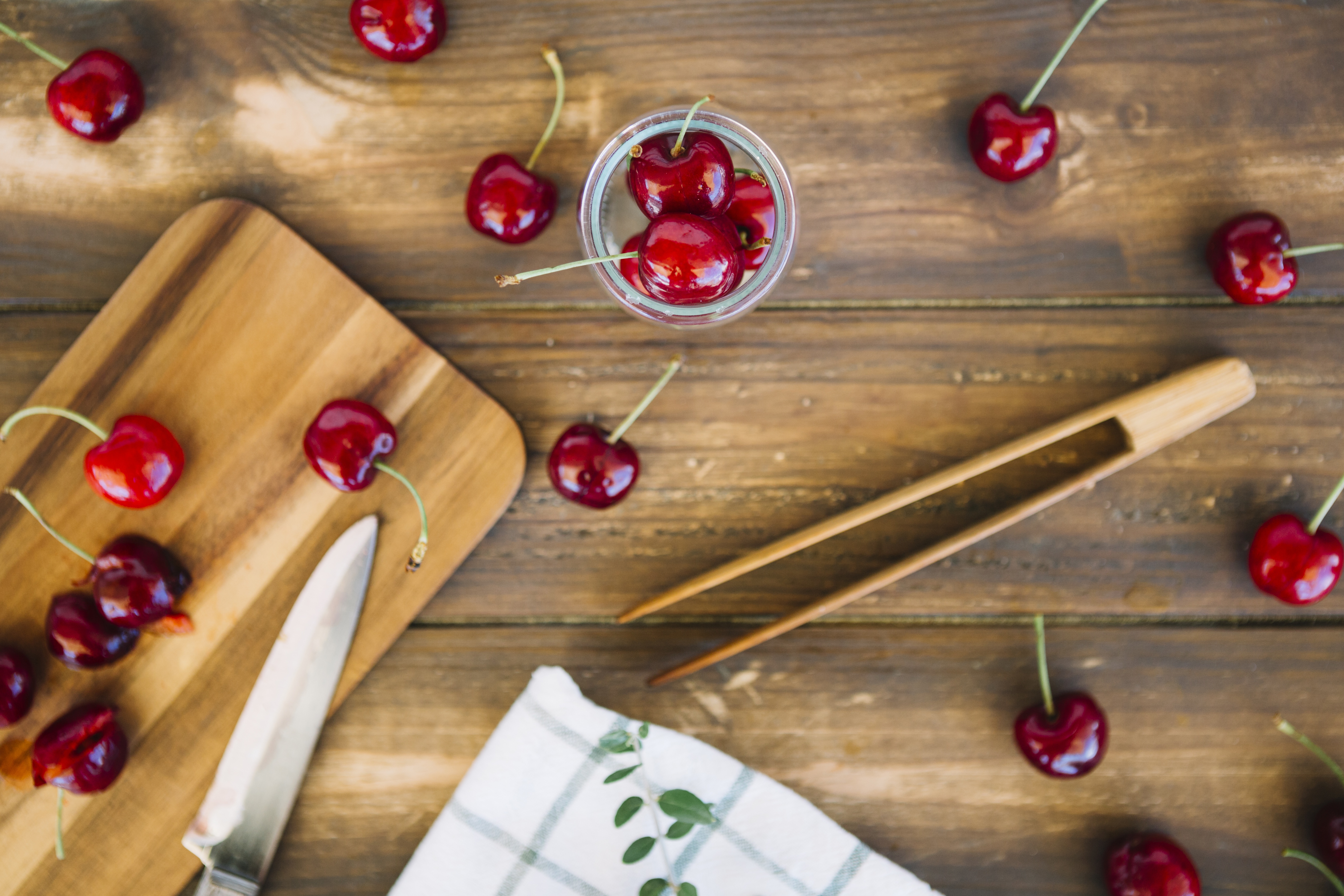 Descarga gratuita de fondo de pantalla para móvil de Frutas, Cereza, Fruta, Alimento, Bodegón.