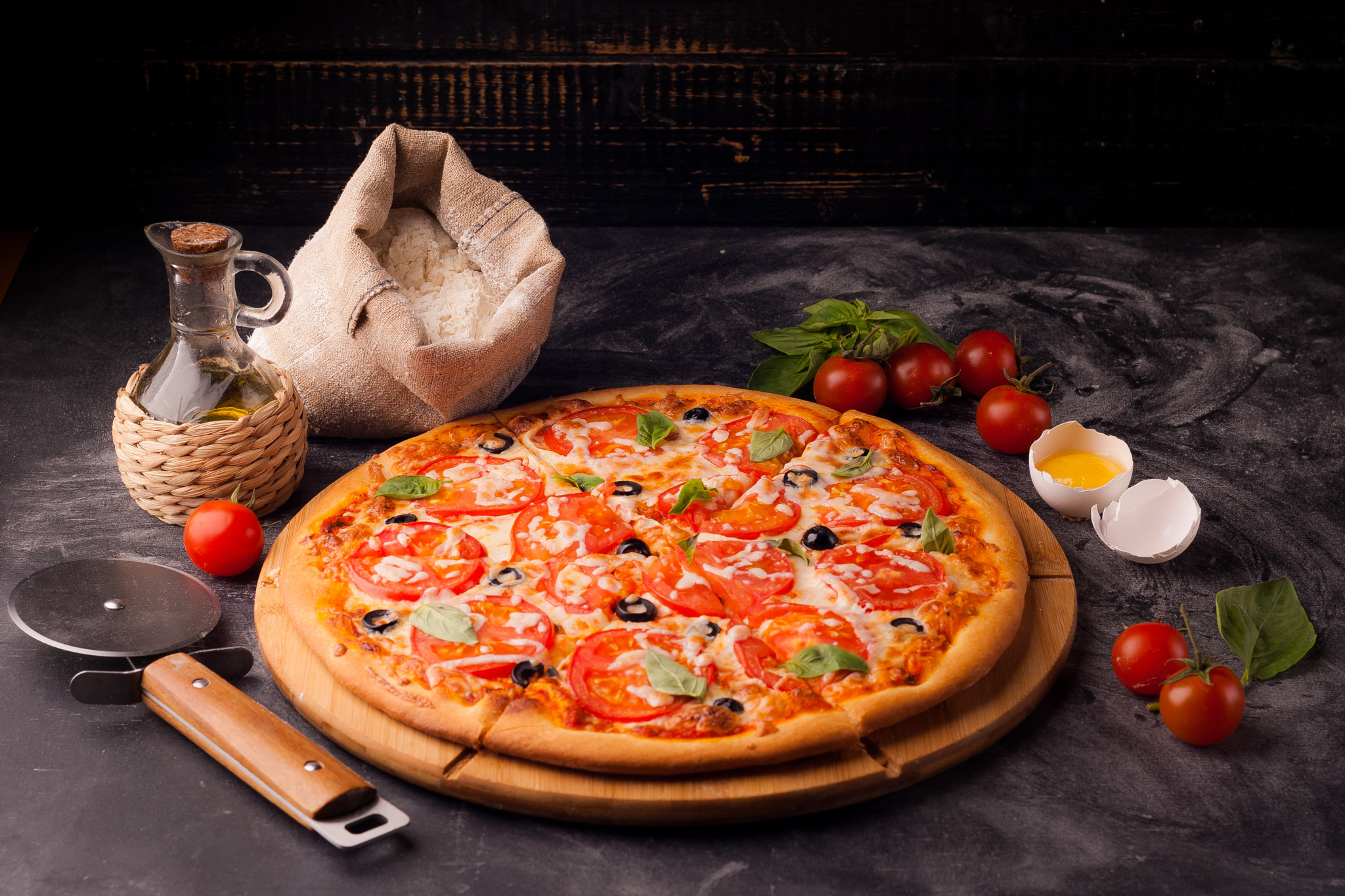 944968 завантажити картинку харчування, піца, олія, натюрморт, помідор - шпалери і заставки безкоштовно