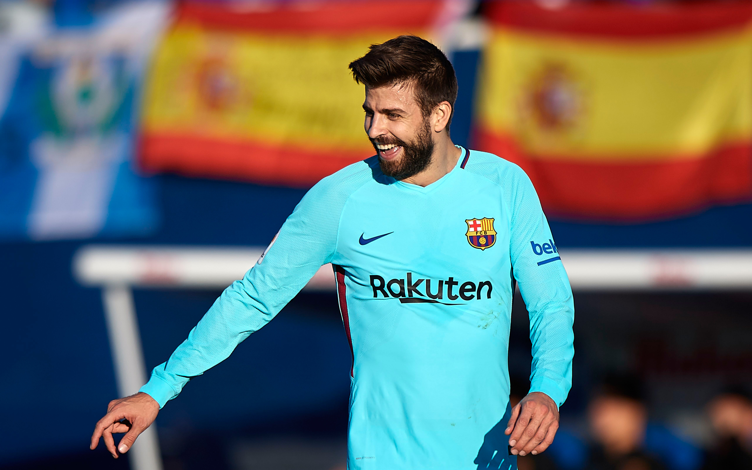 Download mobile wallpaper Sports, Soccer, Fc Barcelona, Spanish, Gerard Piqué for free.