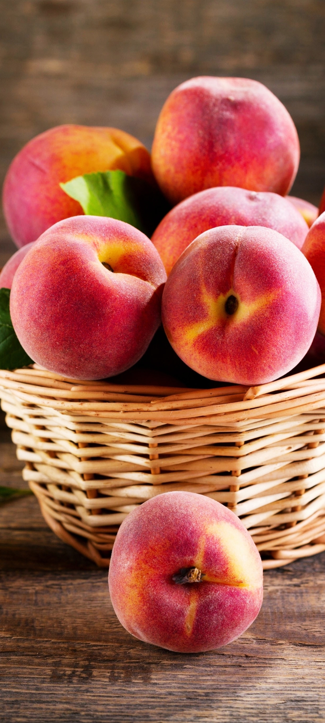 Handy-Wallpaper Obst, Frucht, Korb, Pfirsich, Nahrungsmittel kostenlos herunterladen.