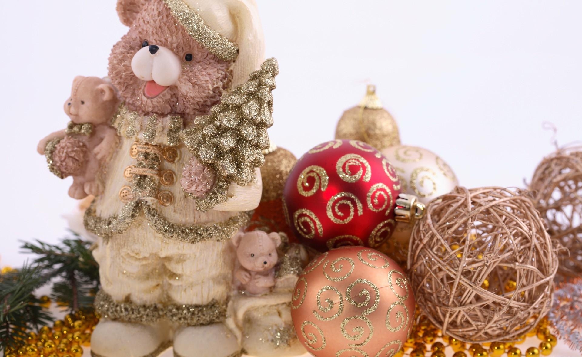 106380 baixar papel de parede férias, natal, feriado, suportar, urso, decorações de natal, brinquedos de árvore de natal, ouropel, bolas, colhões, lantejoulas - protetores de tela e imagens gratuitamente
