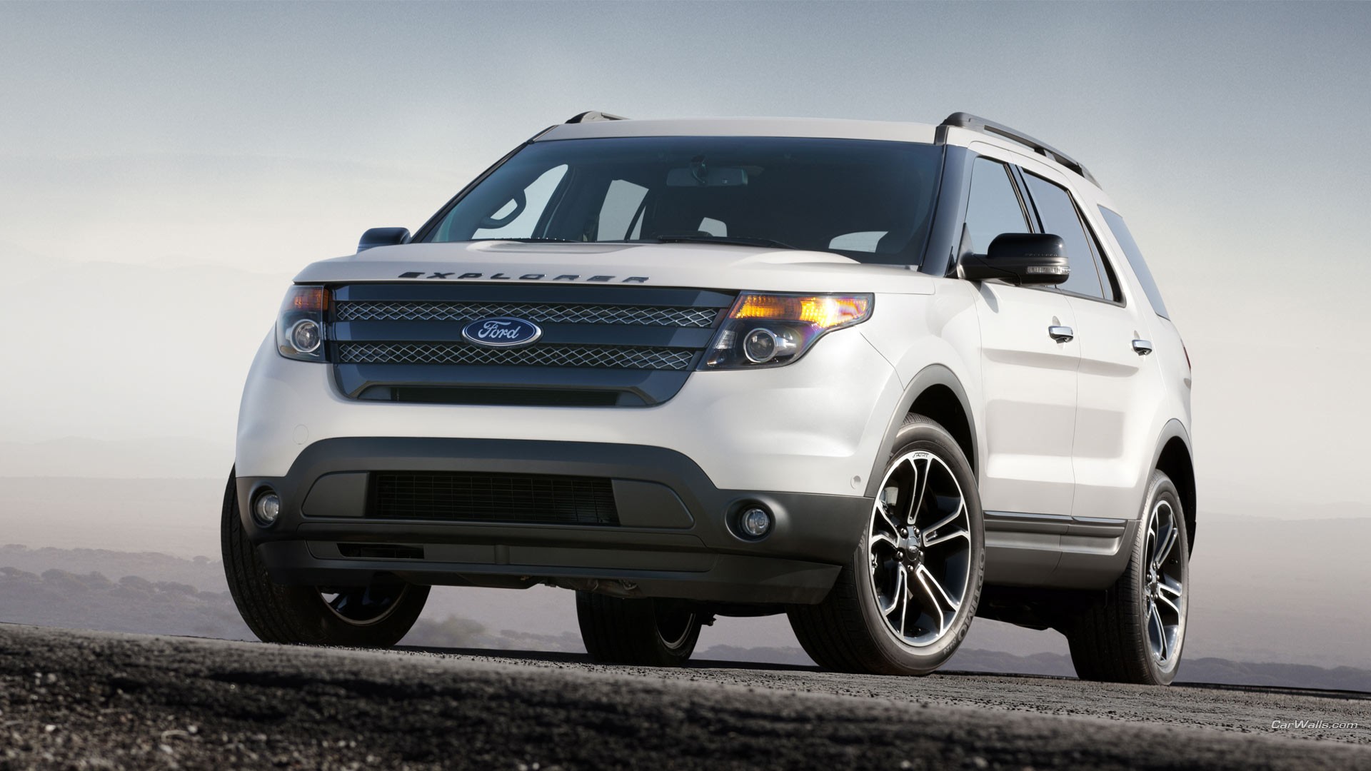 Популярні заставки і фони Ford Explorer Sport на комп'ютер