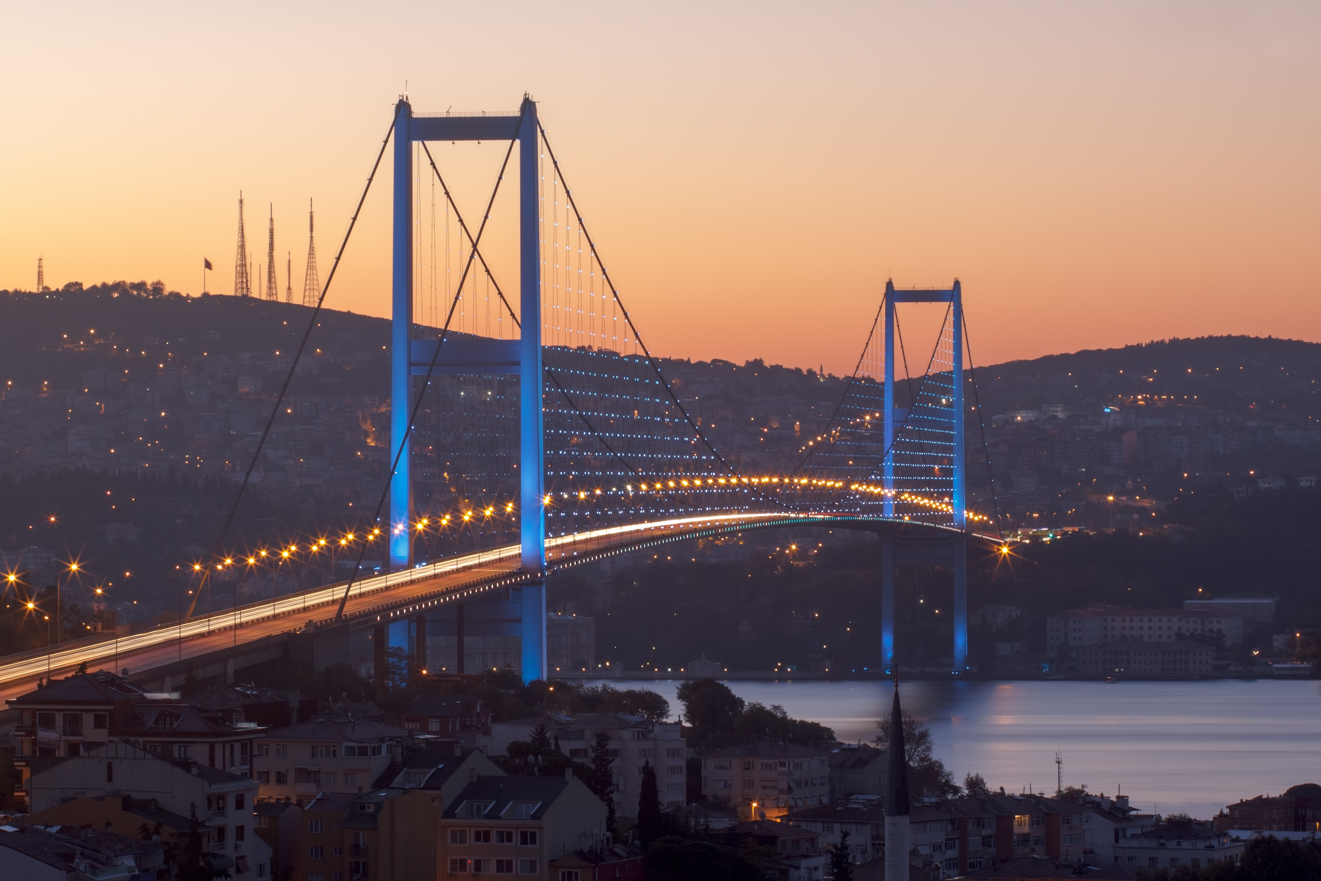 Handy-Wallpaper Bosphorus Brücke, Brücken, Menschengemacht kostenlos herunterladen.