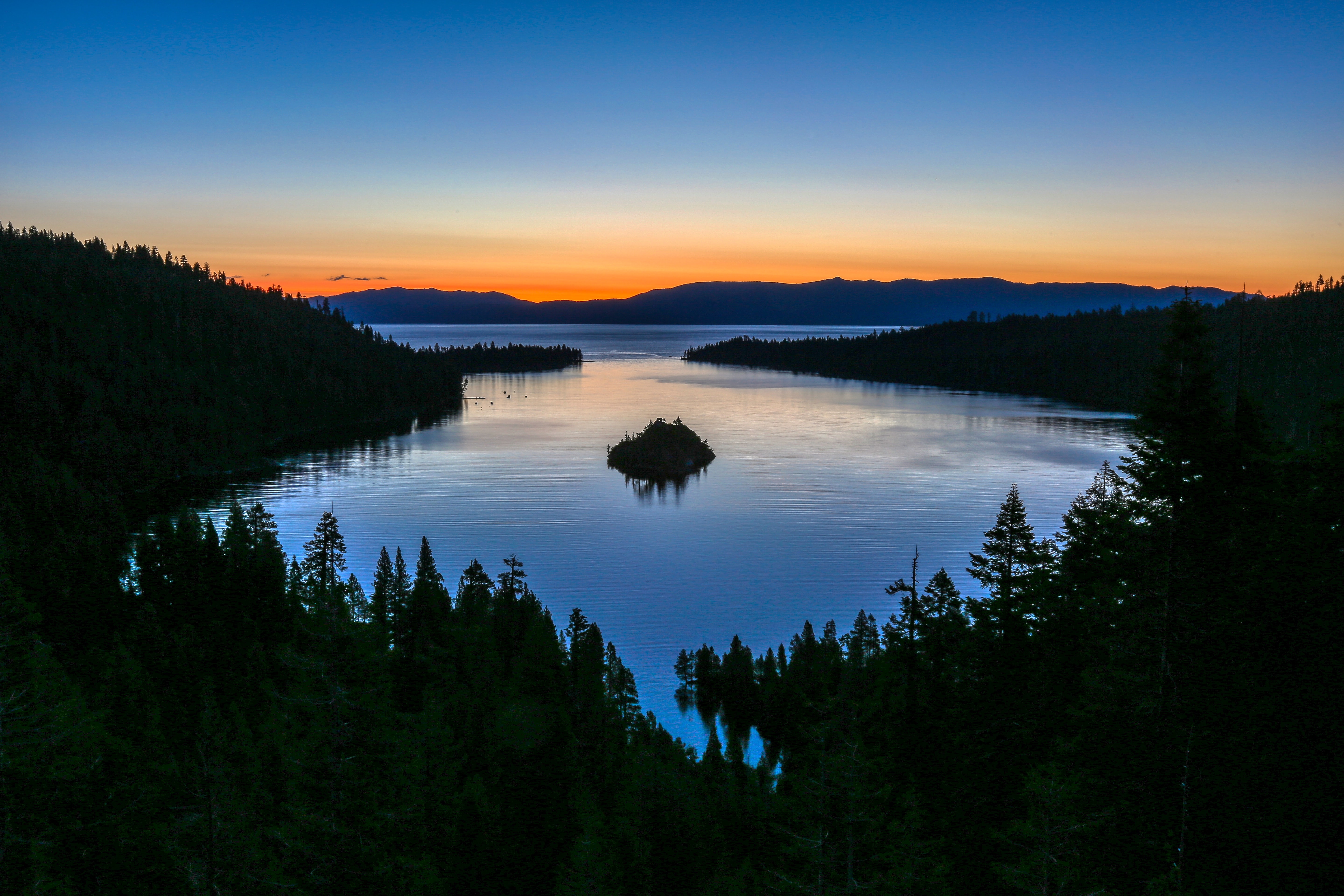 Descarga gratis la imagen Naturaleza, Montañas, Lago, Bosque, Isla en el escritorio de tu PC