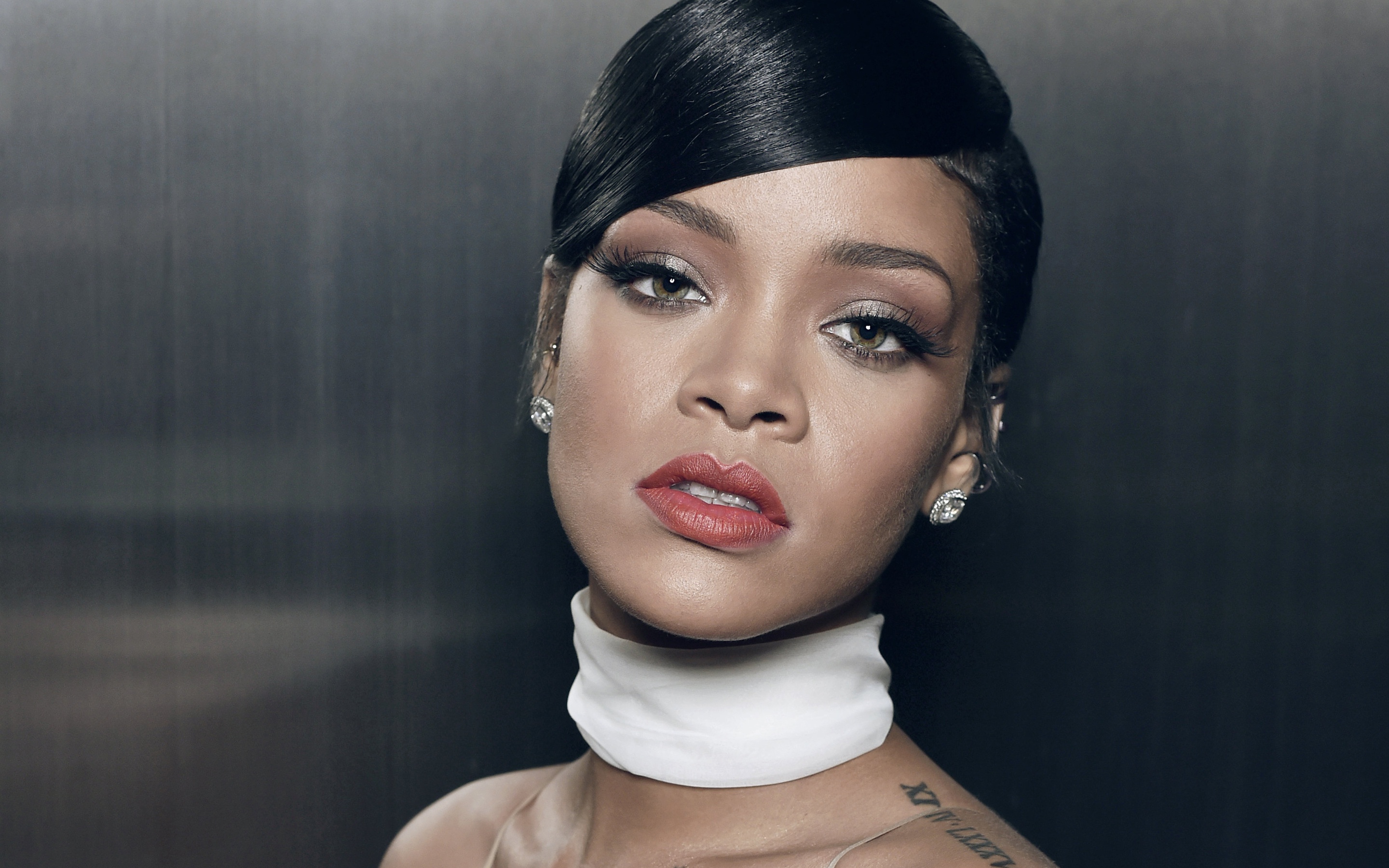Baixar papel de parede para celular de Música, Rihanna, Cantor, Enfrentar, Cabelo Preto, Barbadense gratuito.