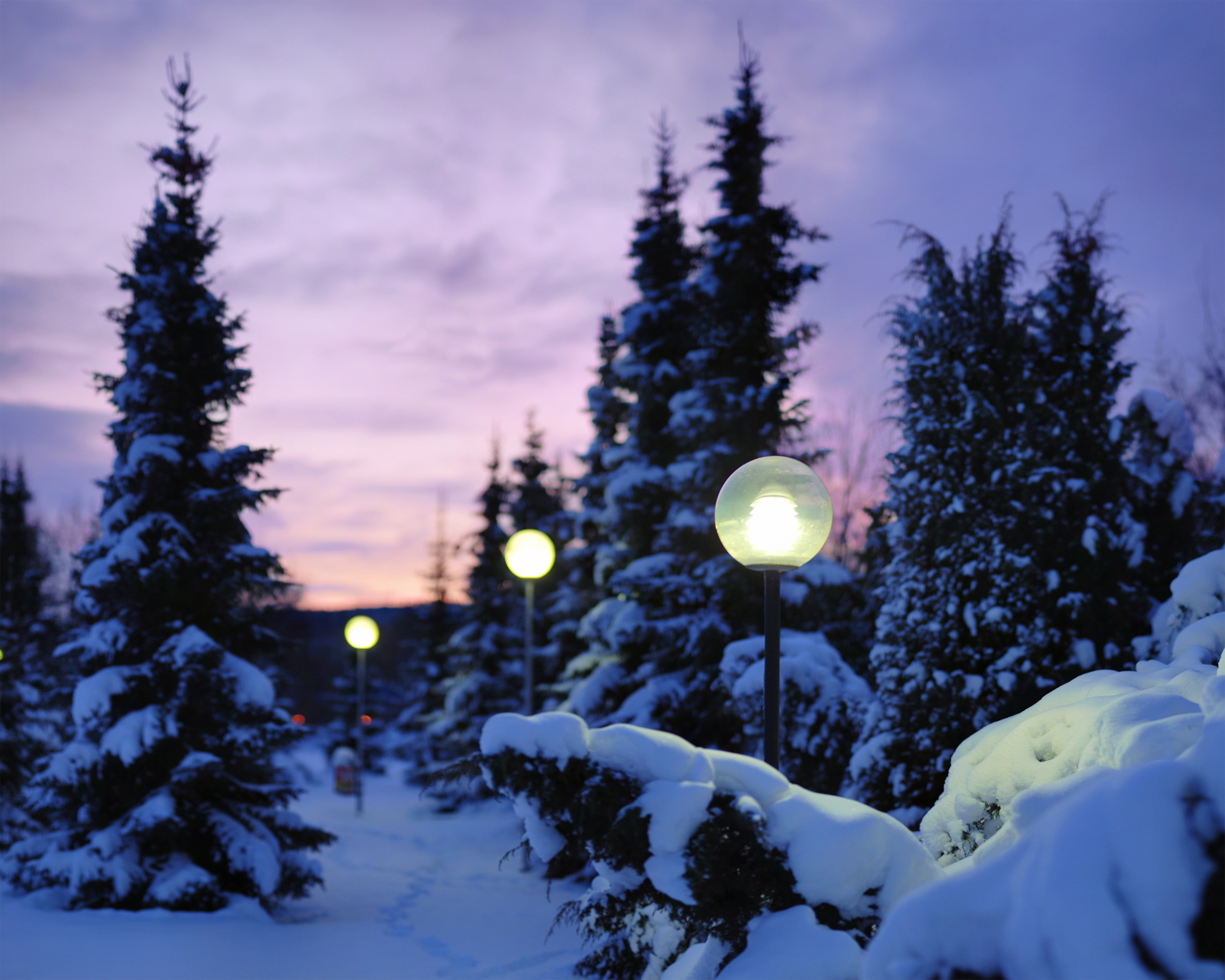 Download mobile wallpaper Snow, Lights, Evening, Winter, Nature, Lanterns for free.