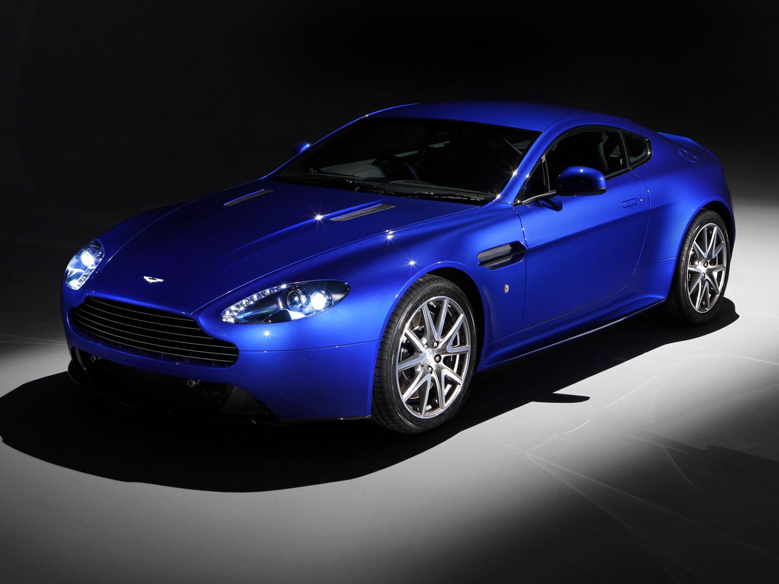 aston martin, auto, cars, blue, side view, style, 2011, v8, vantage 4K for PC
