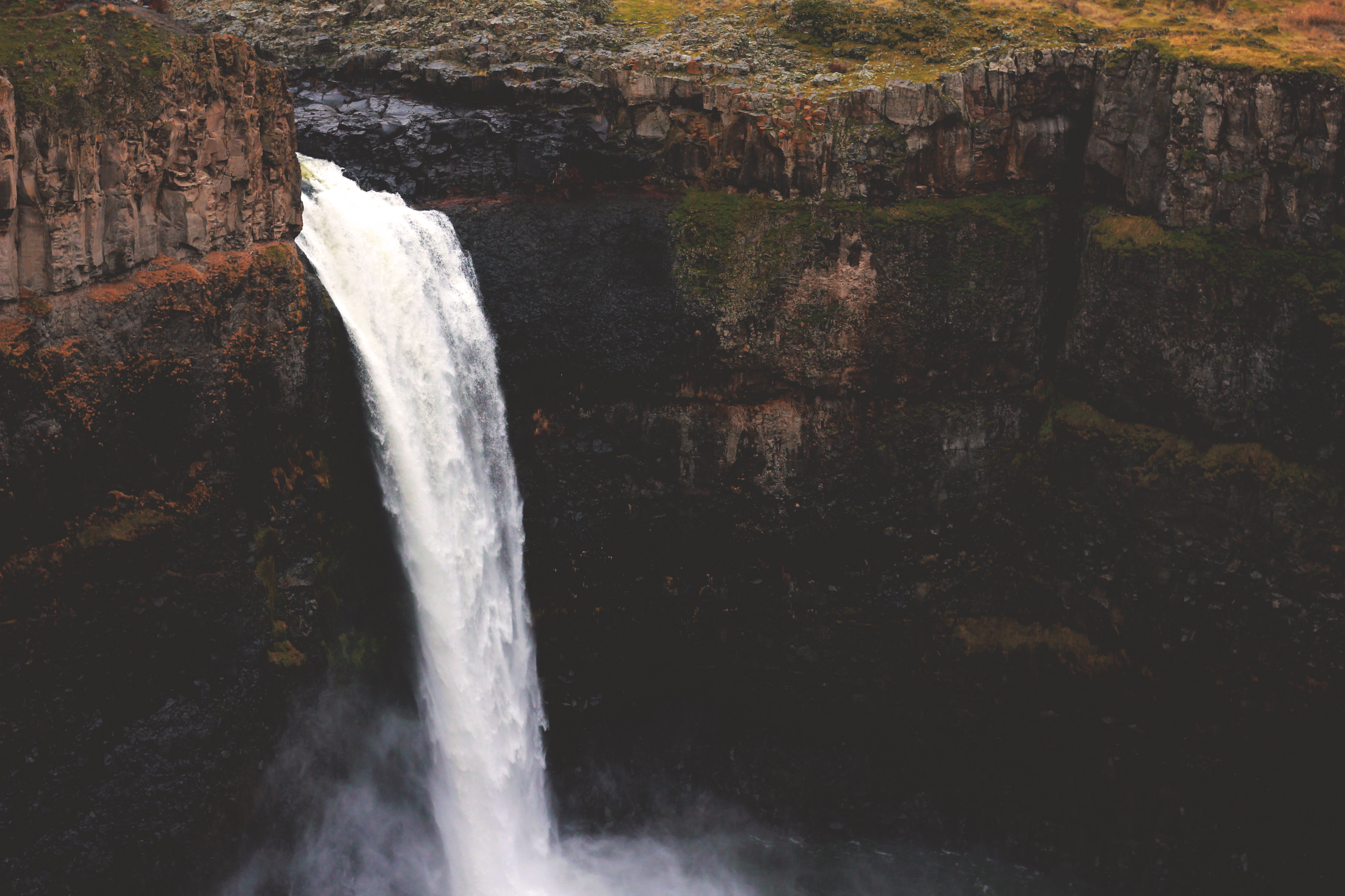 Download mobile wallpaper Break, Stream, Precipice, Waterfall, Flow, Nature for free.