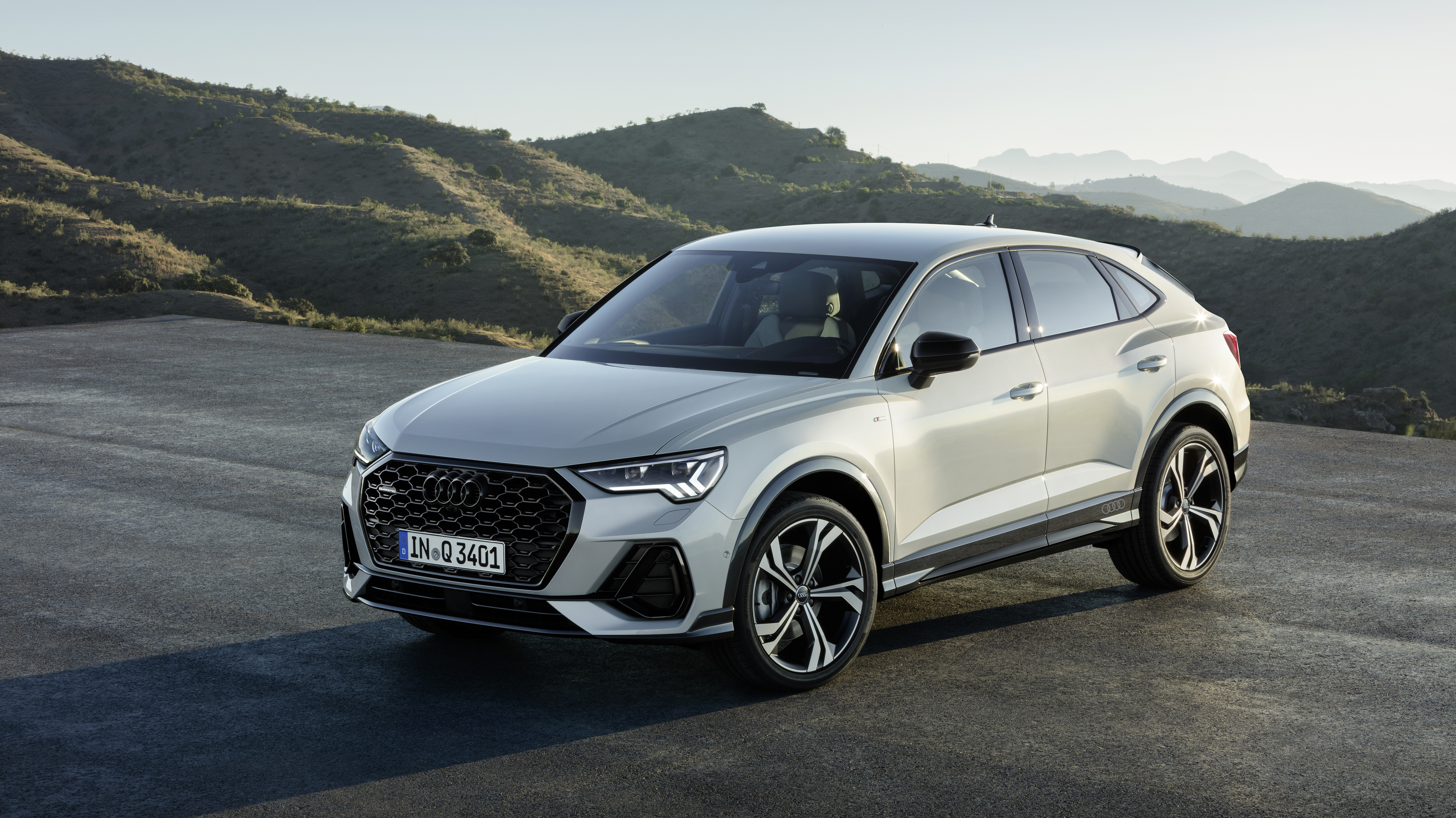 Free download wallpaper Audi, Car, Suv, Compact Car, Vehicles, White Car, Audi Q3, Crossover Car on your PC desktop