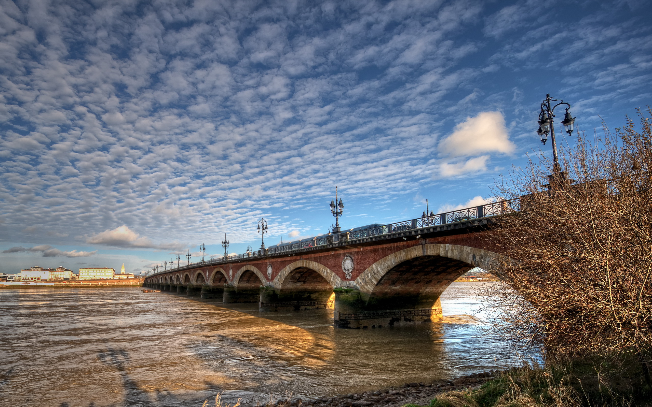 Скачать обои бесплатно Река, Мосты, Небо, Франция, Мост, Сделано Человеком картинка на рабочий стол ПК