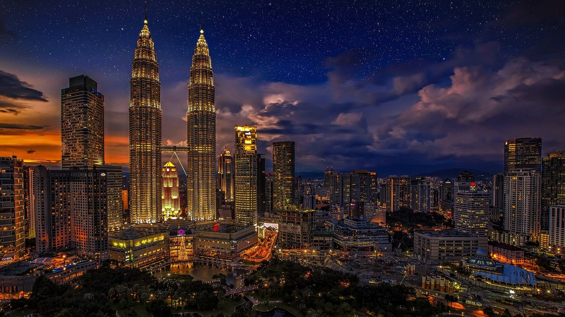 417039 скачать обои сделано человеком, куала лумпур, здание, городской пейзаж, свет, малайзия, ночь, башни петронас, небоскрёб, города - заставки и картинки бесплатно
