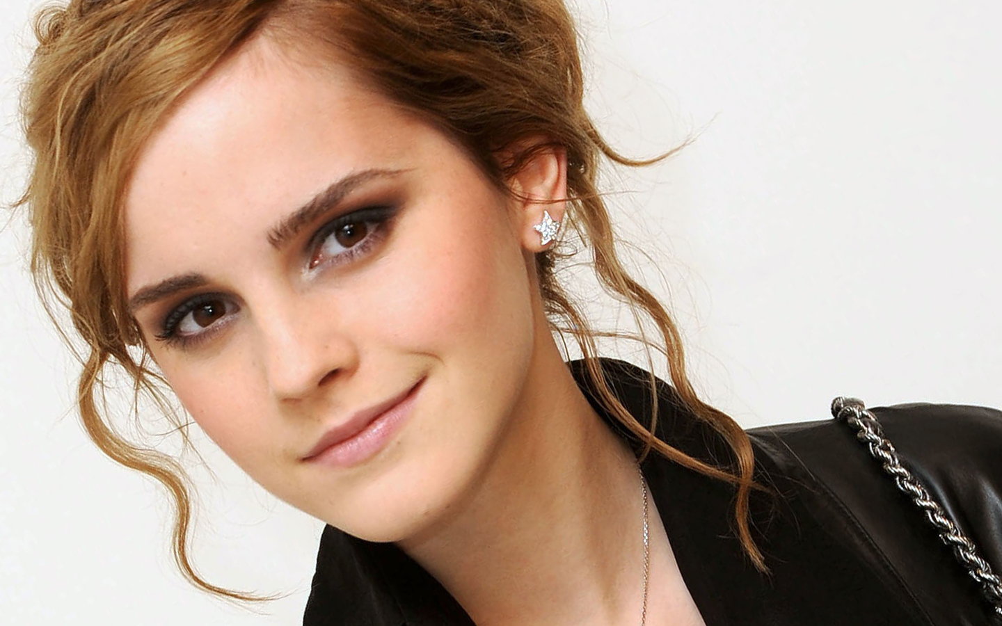 Free download wallpaper Emma Watson, Celebrity on your PC desktop