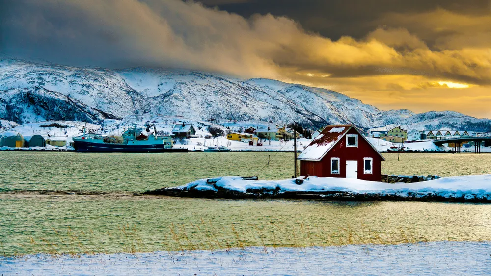Desktop wallpaper: Man Made, Town, Towns 4K free download for PC. 267644