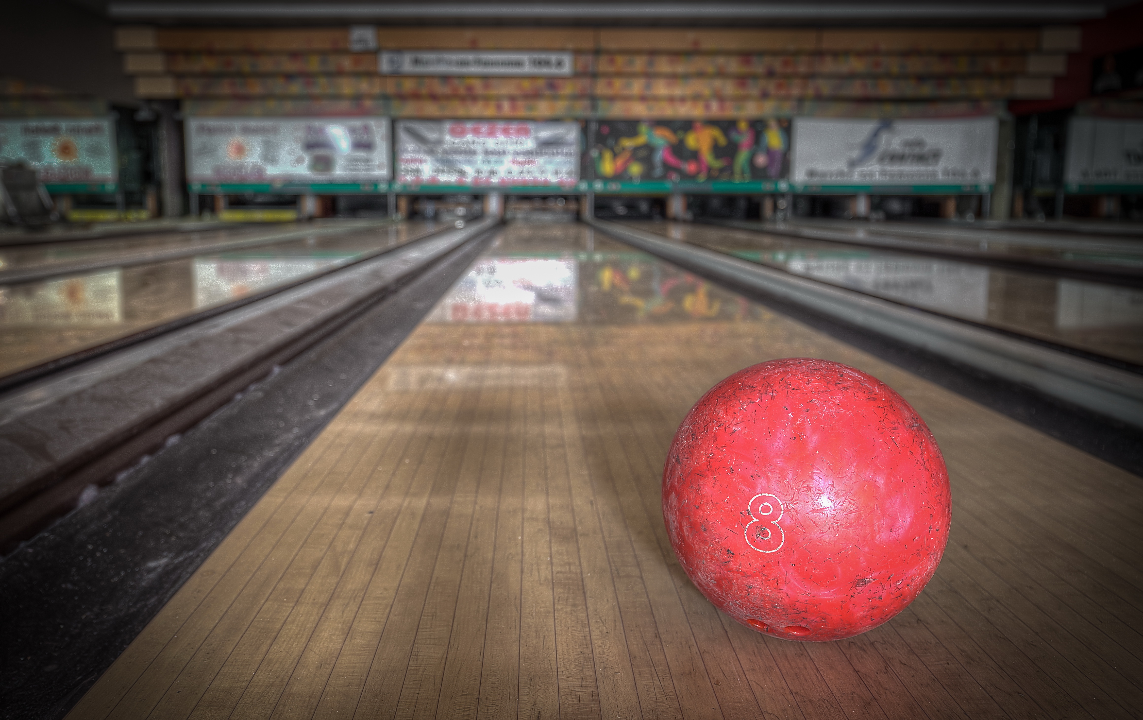 806506 Hintergrundbild herunterladen sport, bowling, ball, tiefenschärfe - Bildschirmschoner und Bilder kostenlos
