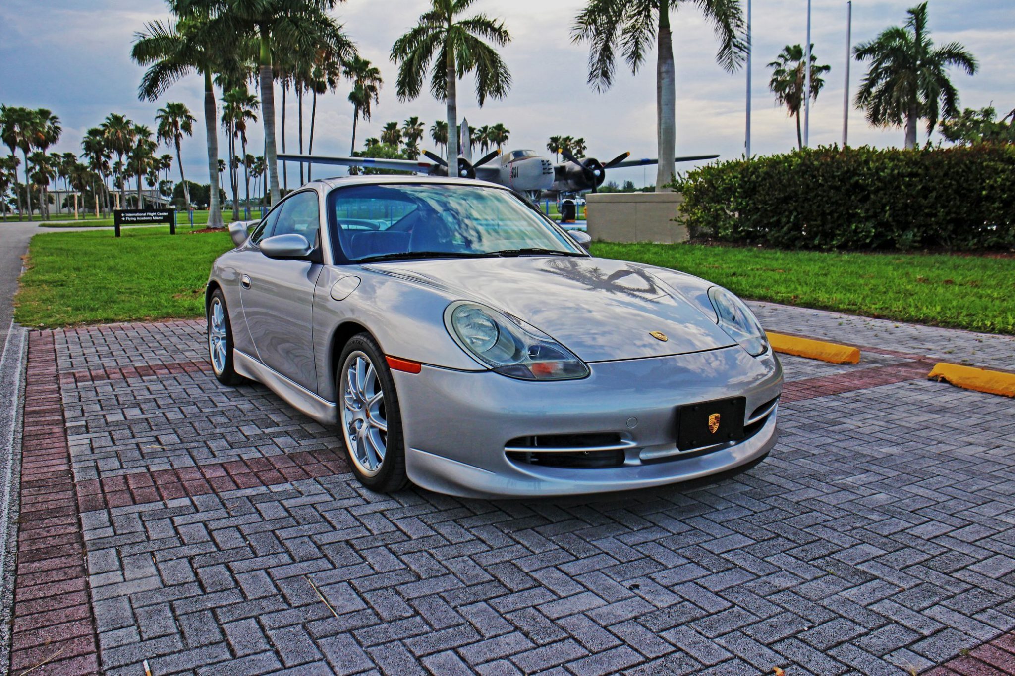 Baixe gratuitamente a imagem Carro, Coupé, Veículos, Porsche 911 Carreira, Carro Prateado na área de trabalho do seu PC