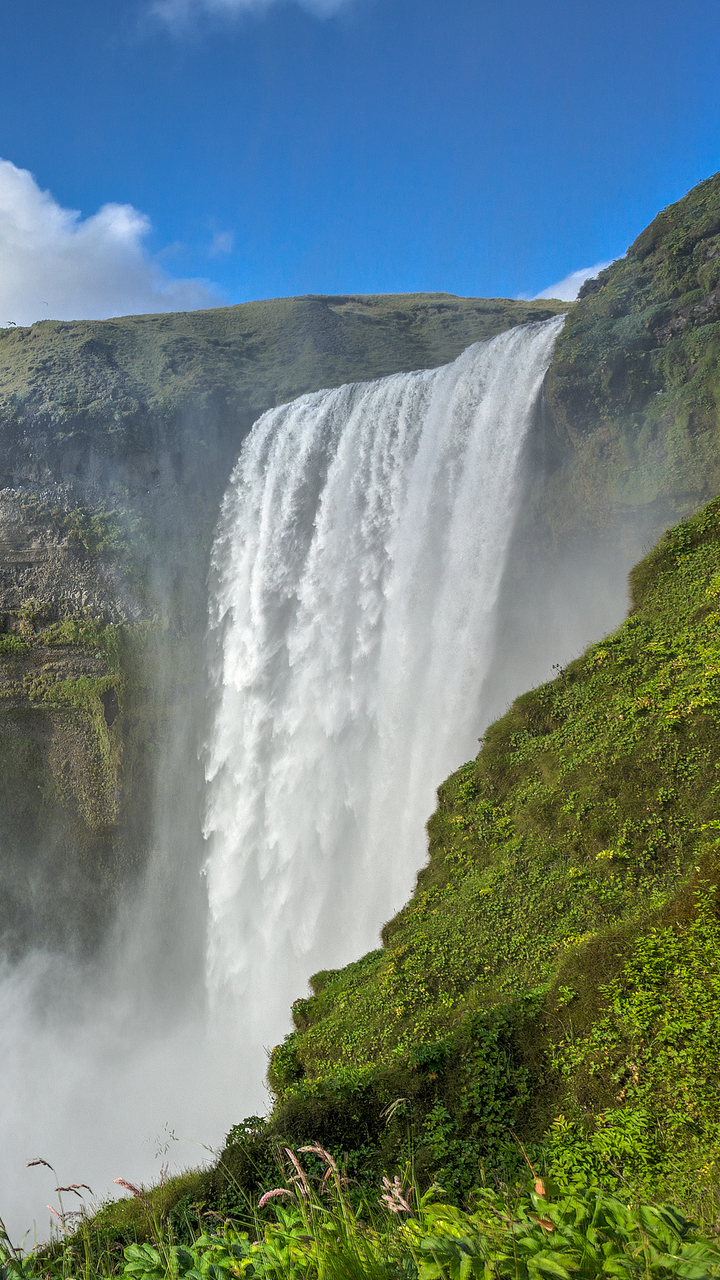 Скачать картинку Водопады, Гора, Водопад, Земля, Зеленый, Исландия, Земля/природа, Скоугафосс, Водопад Скоугафосс в телефон бесплатно.