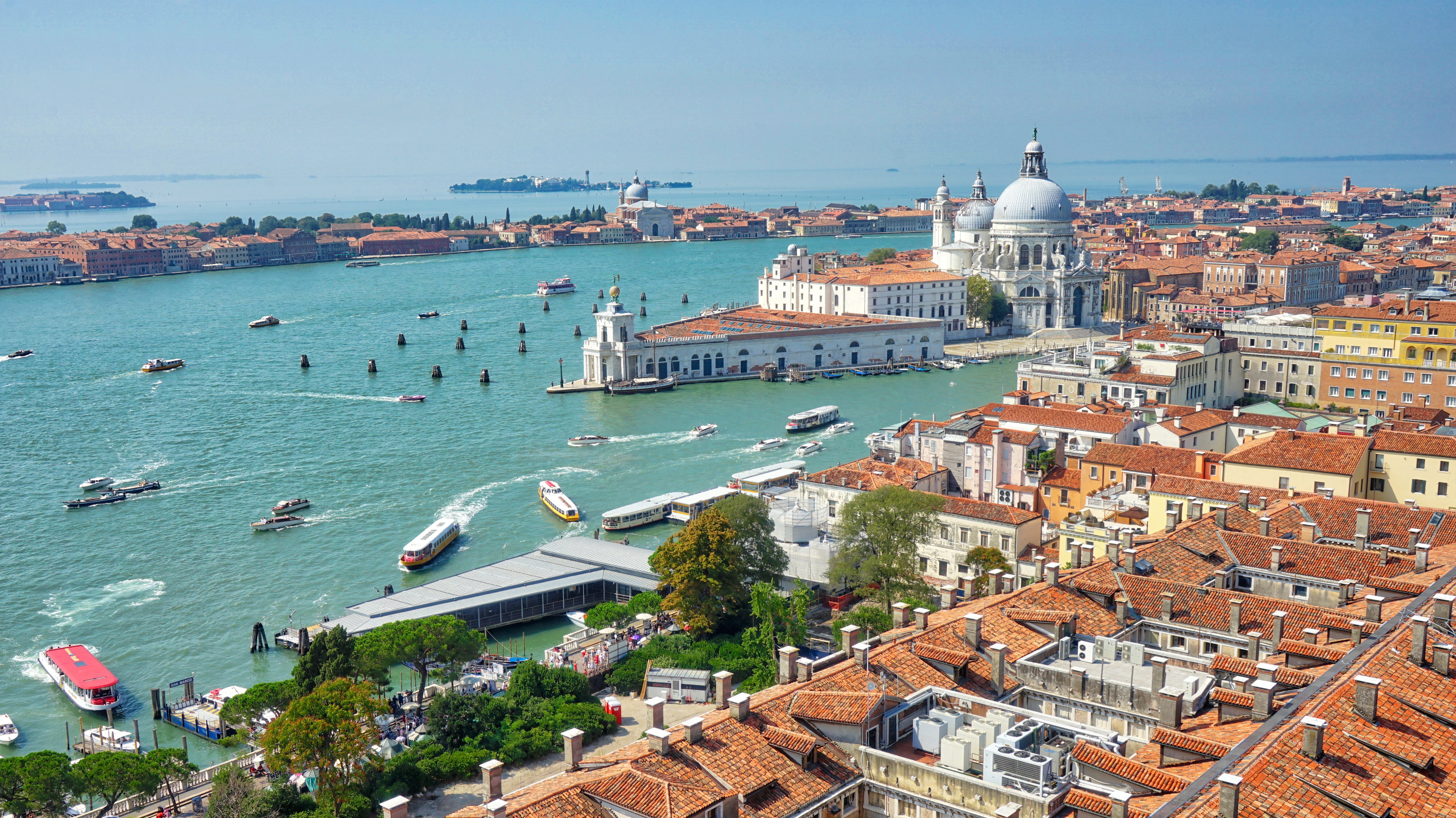 1530885 baixar papel de parede itália, veneza, feito pelo homem, barco, construção, cidade, cidades - protetores de tela e imagens gratuitamente