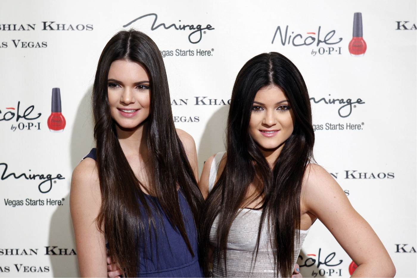 Download mobile wallpaper Celebrity, Kendall Jenner, Kylie Jenner for free.