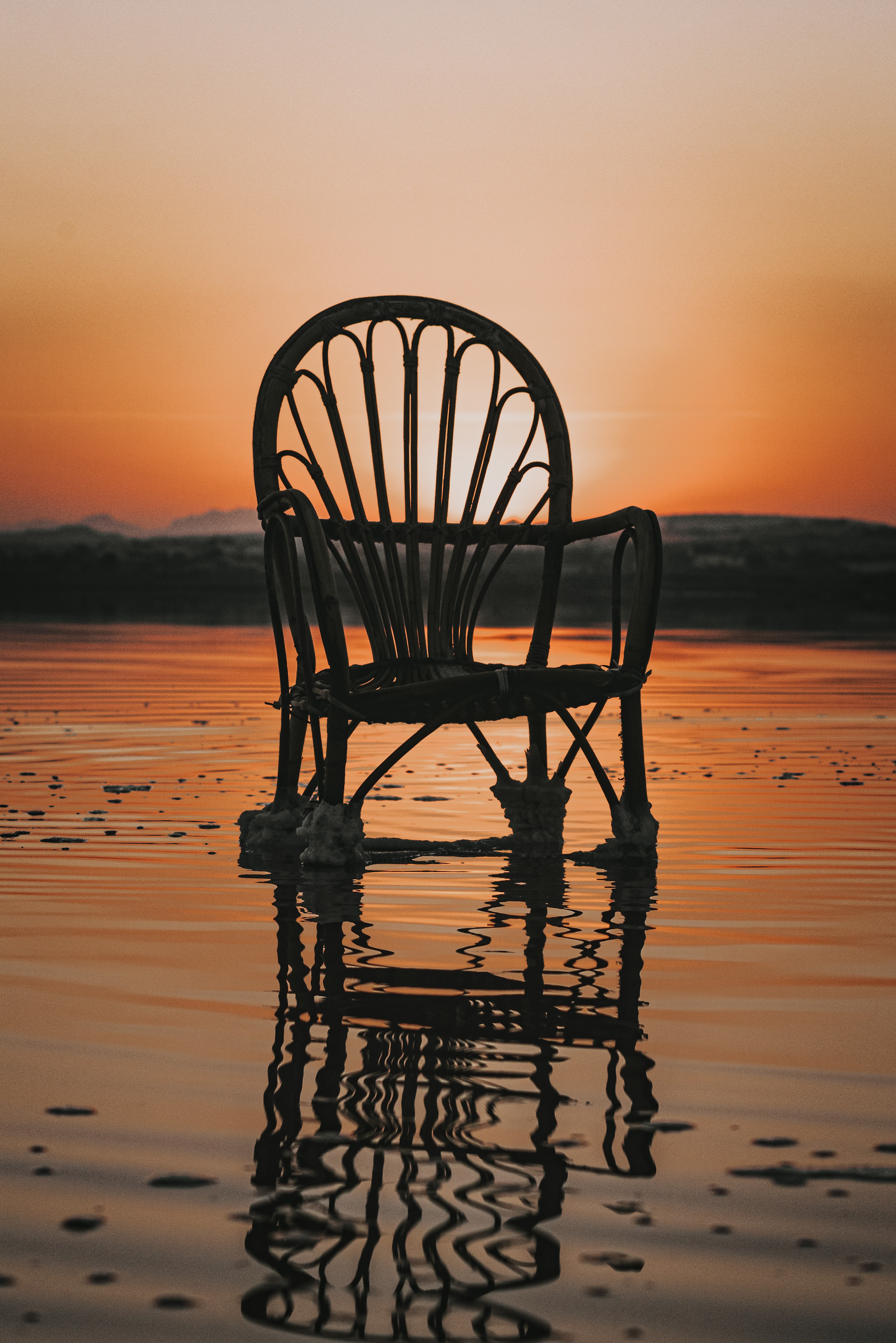 Free download wallpaper Water, Sunset, Sea, Reflection, Miscellanea, Miscellaneous, Chair on your PC desktop