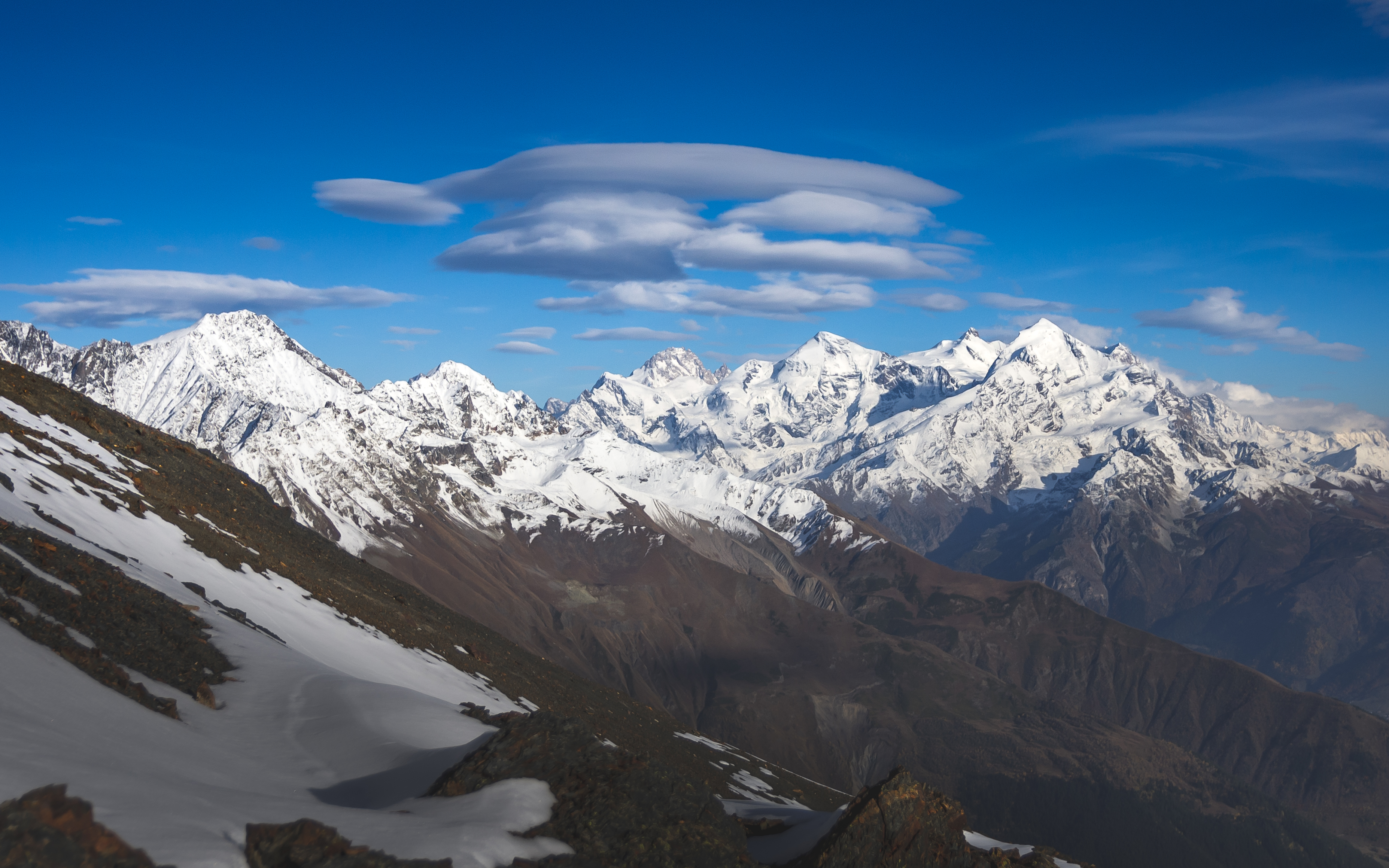 Descarga gratis la imagen Naturaleza, Cielo, Montañas, Las Rocas, Rocas, Cubierto De Nieve, Nevado, Nieve, Vértice, Tops en el escritorio de tu PC