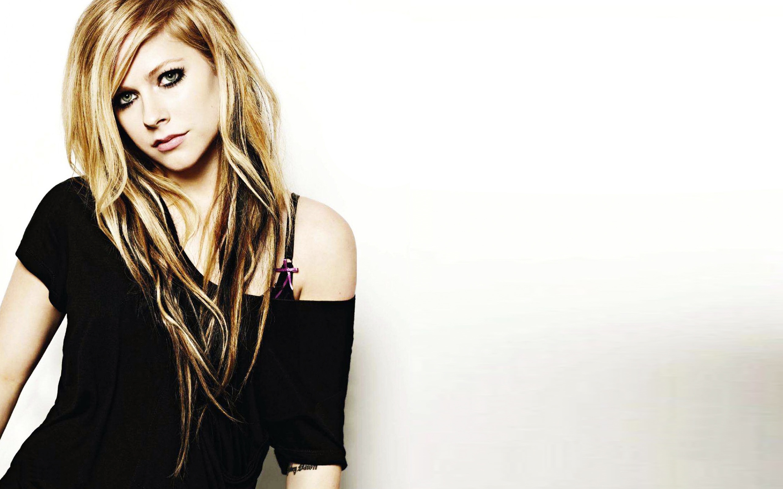Descarga gratis la imagen Avril Lavigne, Música en el escritorio de tu PC