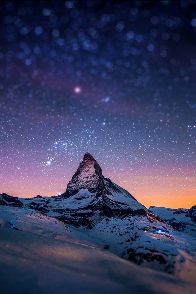 Handy-Wallpaper Berg, Schweiz, Gebirge, Matterhorn, Himmel, Berge, Erde/natur, Sternenklarer Himmel kostenlos herunterladen.