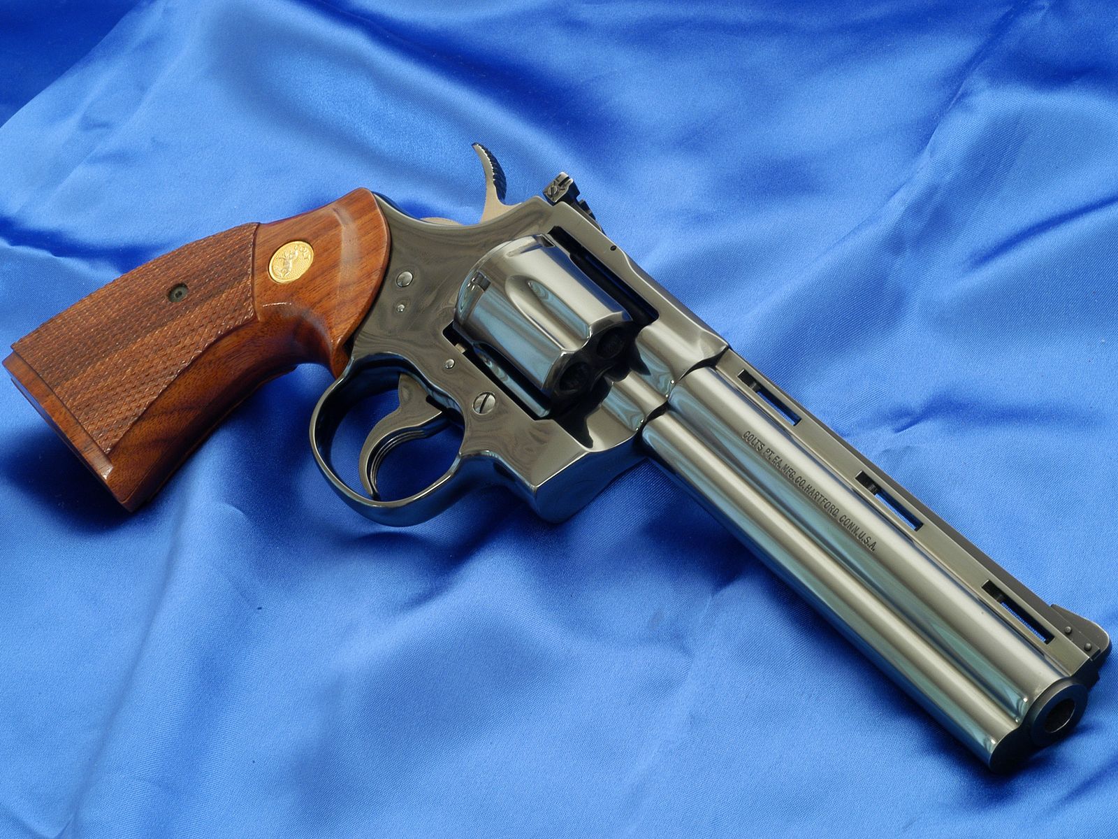 195902 скачать картинку оружие, кольт револьвер - обои и заставки бесплатно