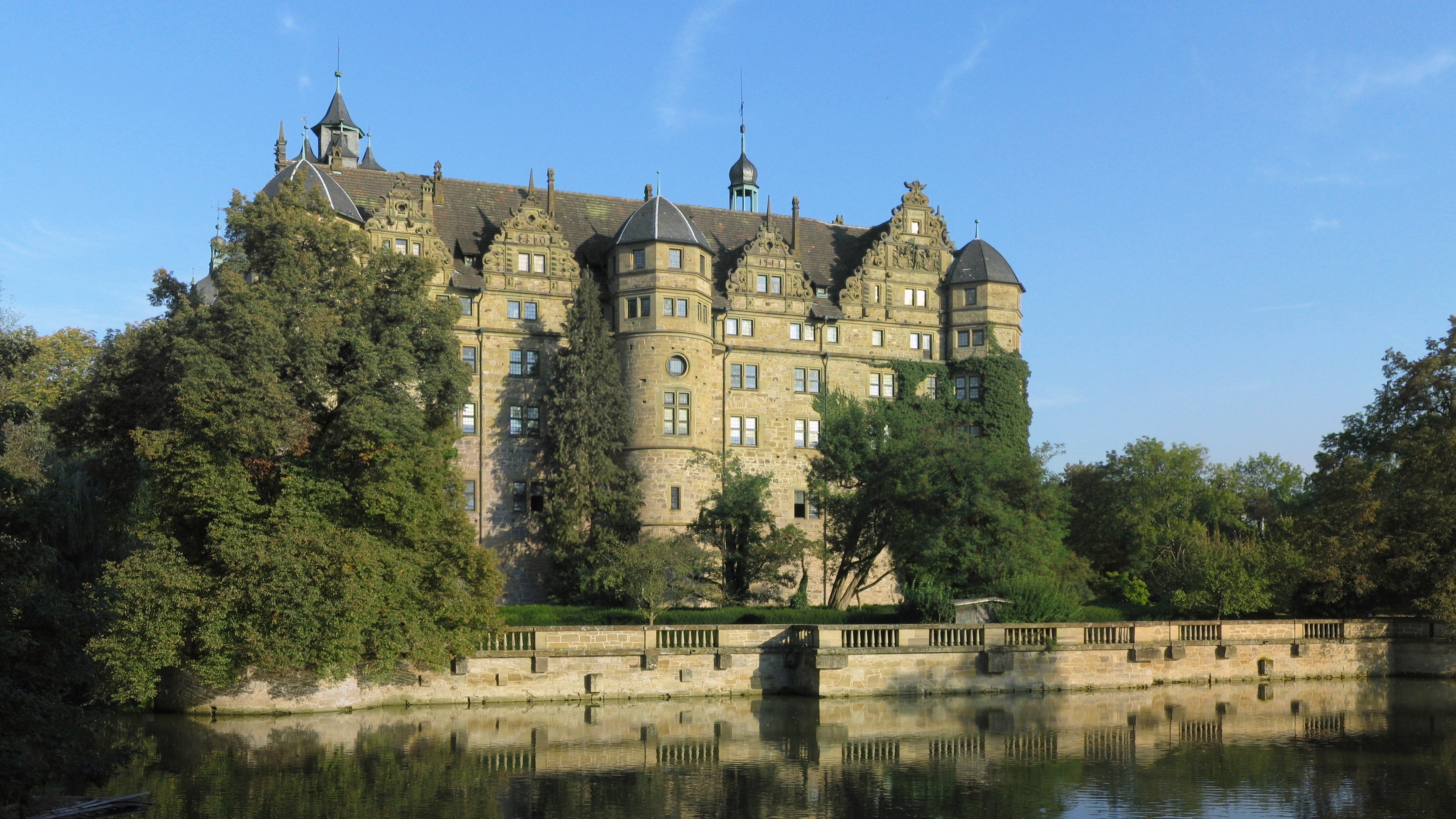 Laden Sie Schloss Neuenstein HD-Desktop-Hintergründe herunter