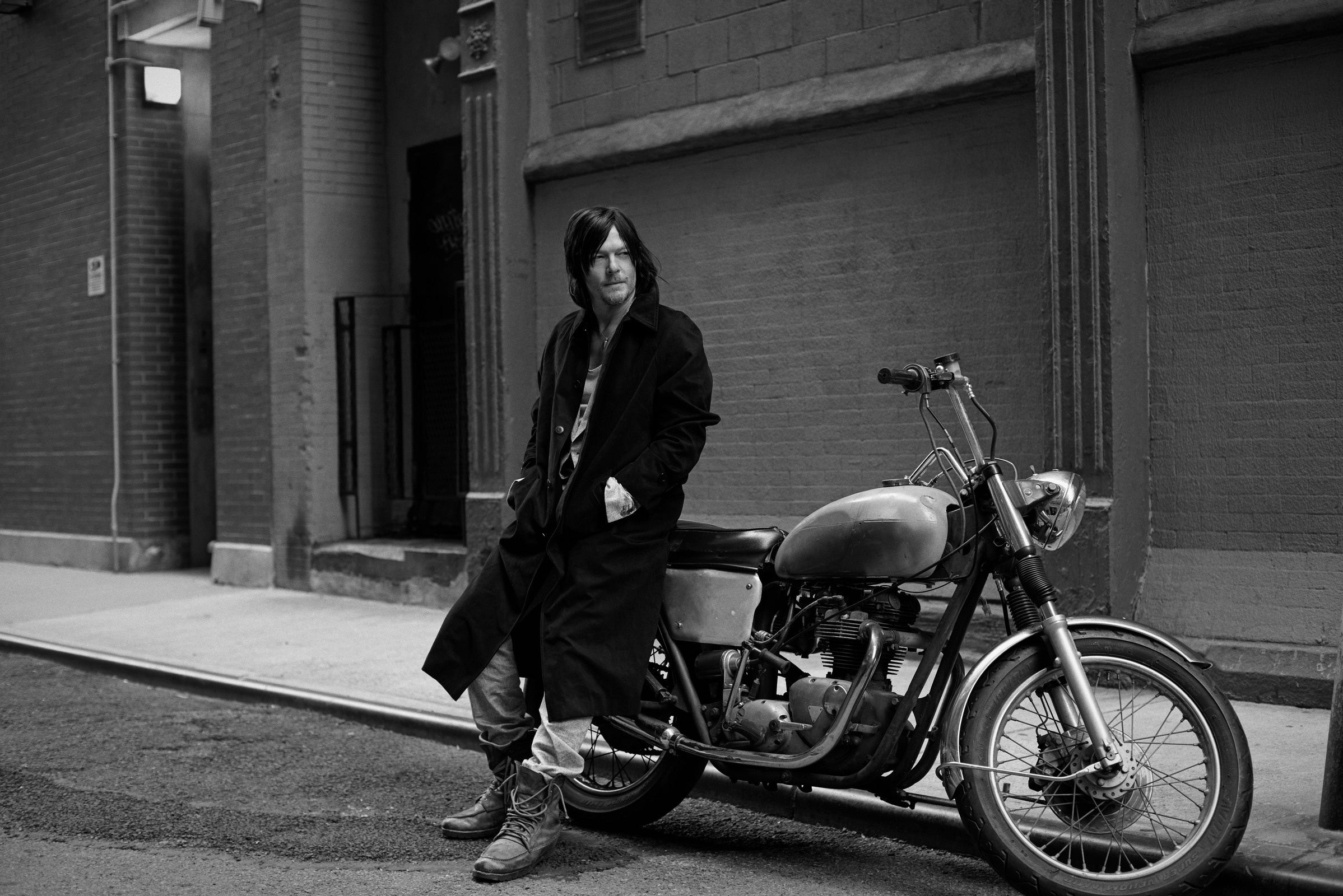 Download mobile wallpaper Motorcycle, American, Celebrity, Black & White, Actor, Norman Reedus for free.