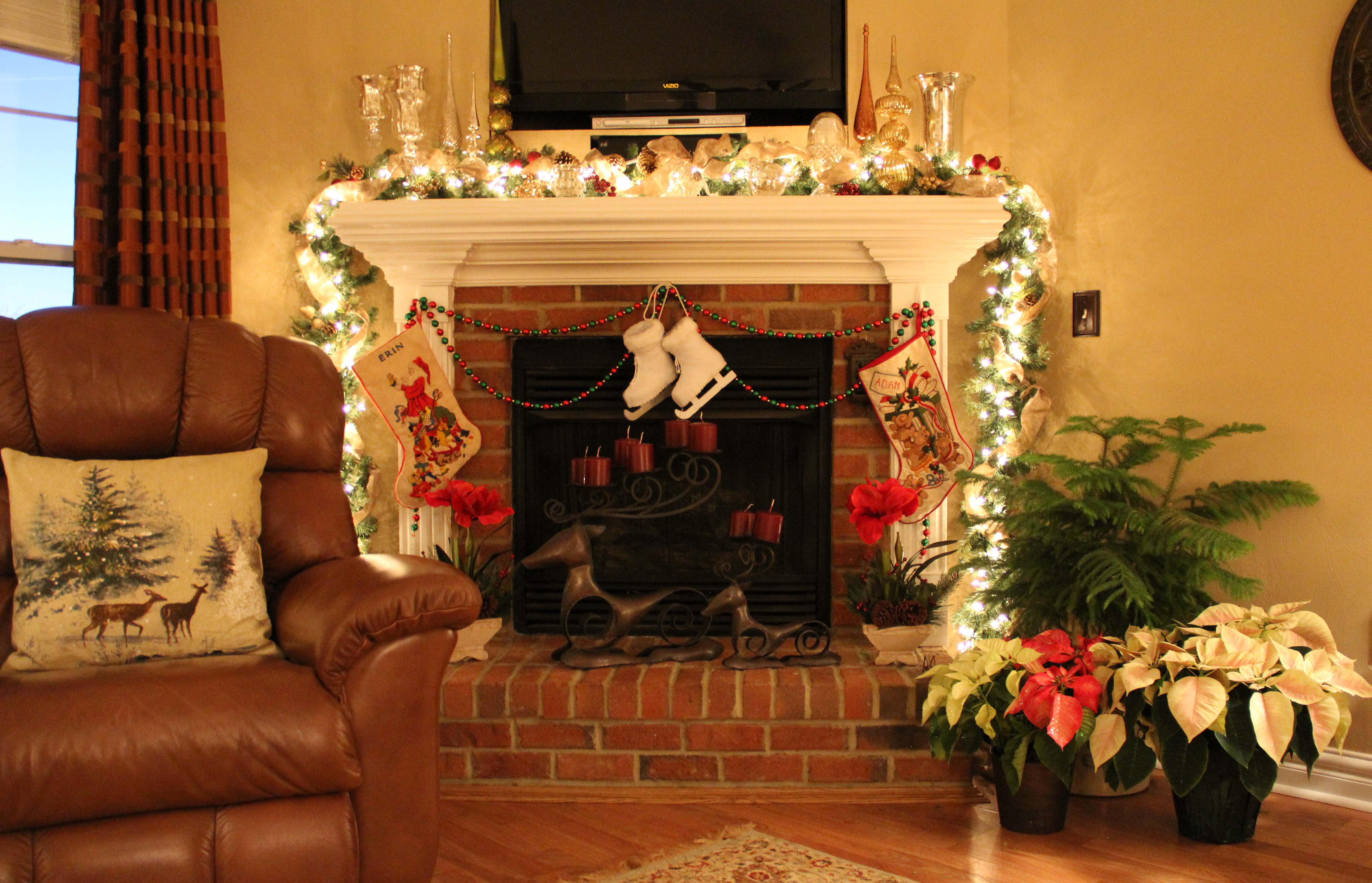 Free download wallpaper Light, Christmas, Holiday, Fireplace on your PC desktop