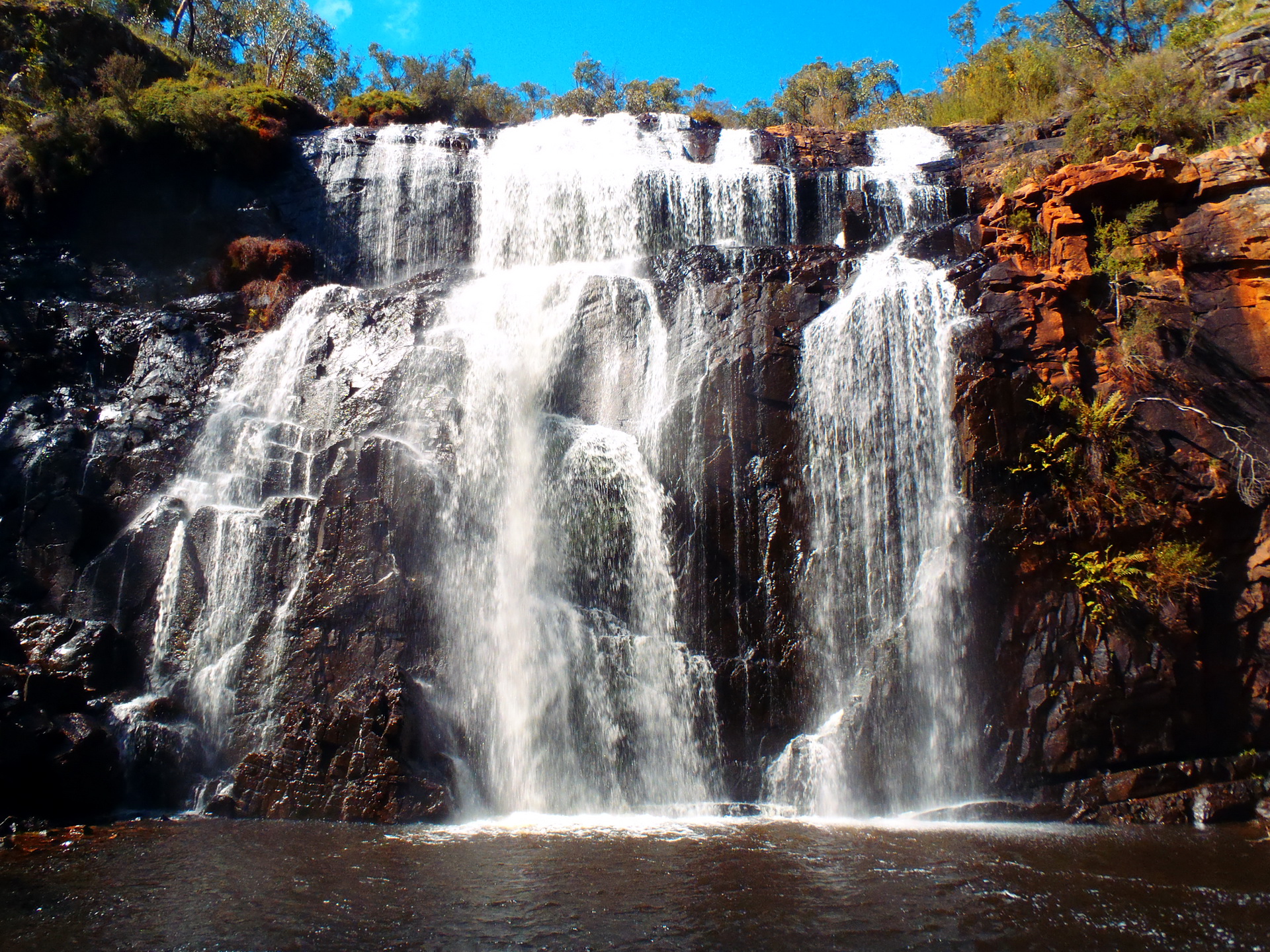 Free download wallpaper Landscape, Waterfalls, Waterfall, Earth, Cliff, Scenic on your PC desktop