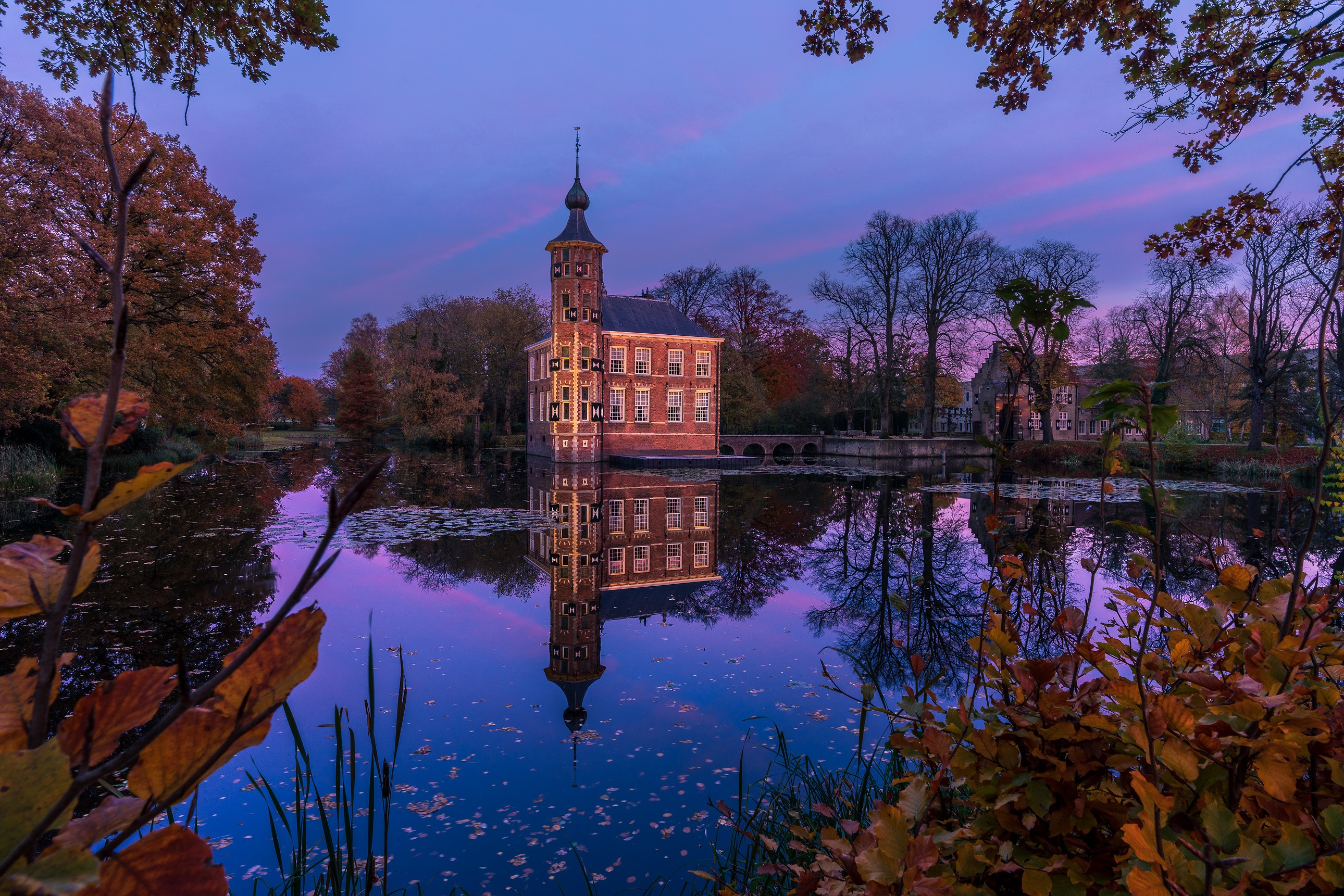 Download mobile wallpaper Castles, Reflection, Park, Fall, Pond, Netherlands, Man Made, Castle for free.