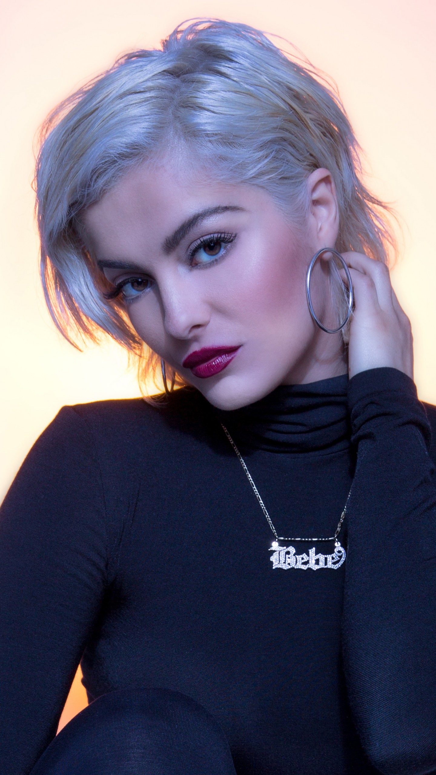 Download mobile wallpaper Music, Singer, Blonde, Earrings, Necklace, Brown Eyes, Lipstick, Bebe Rexha for free.