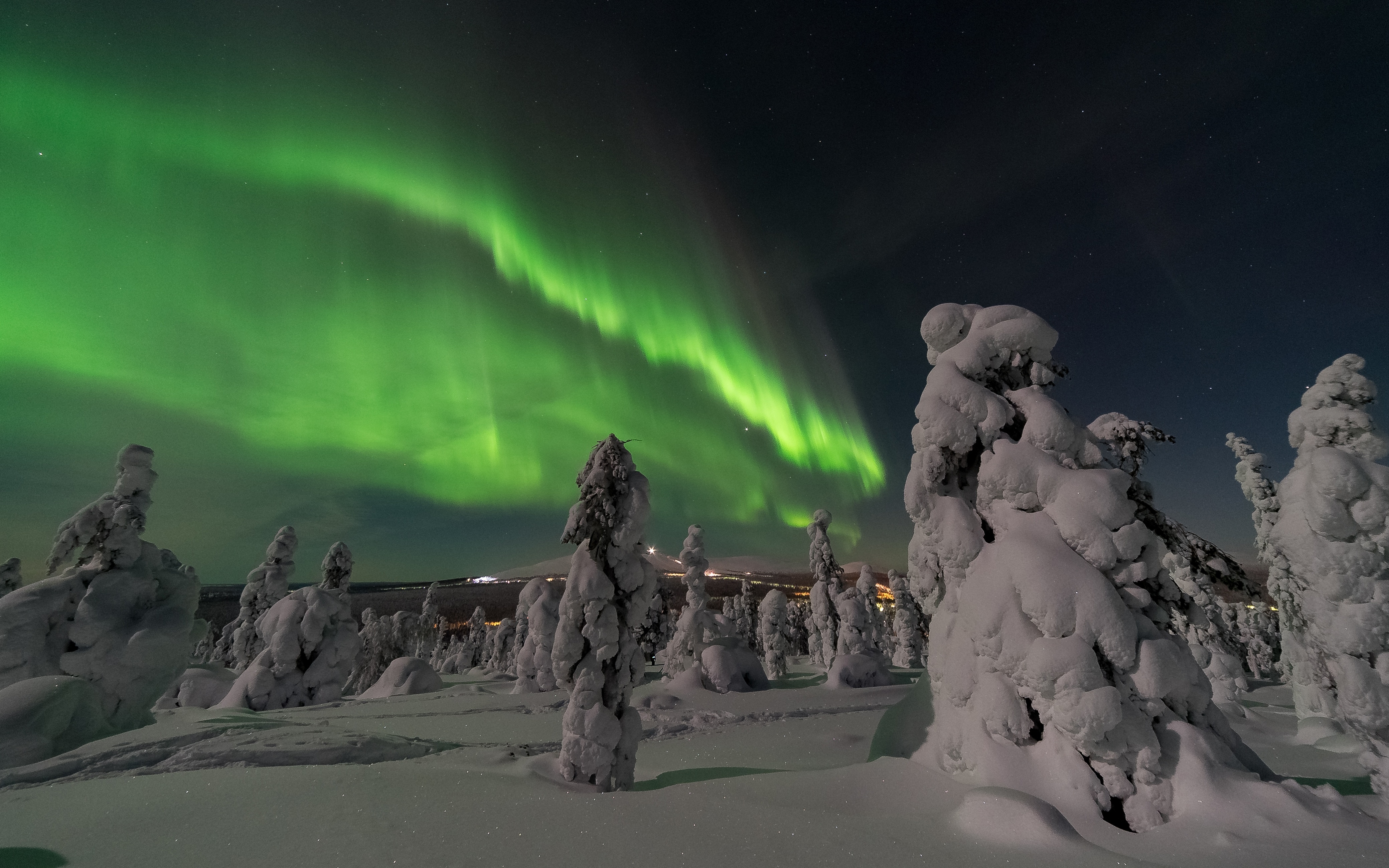 Free download wallpaper Winter, Nature, Sky, Night, Snow, Light, Earth, Aurora Borealis on your PC desktop