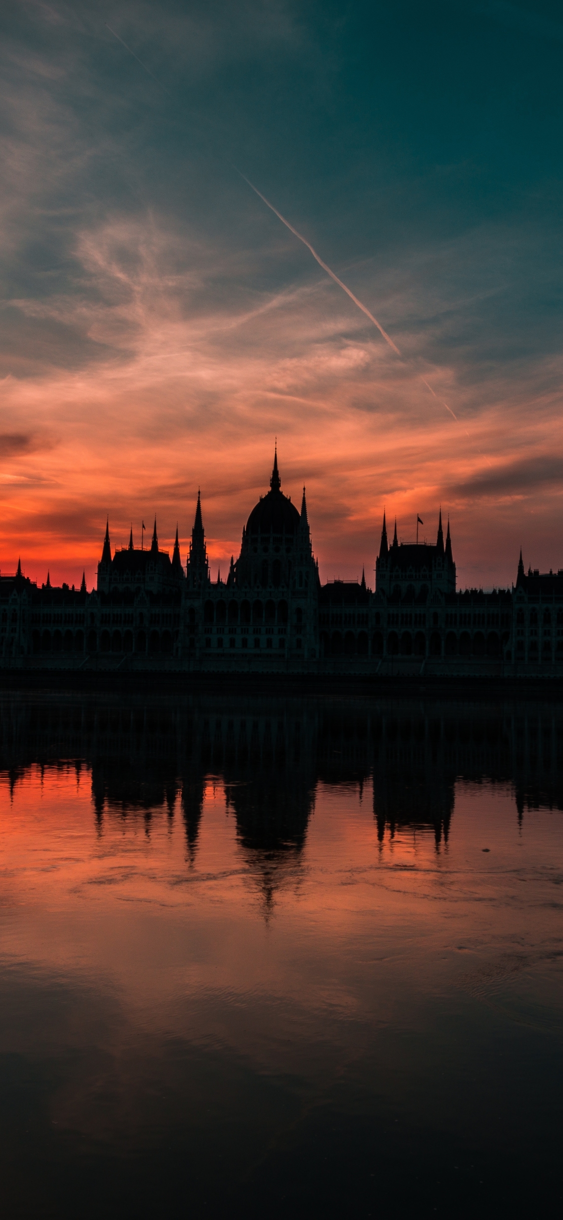 無料モバイル壁紙川, 日没, モニュメント, 反射, ハンガリー, 夜, ドナウ川, マンメイド, ハンガリー国会議事堂をダウンロードします。