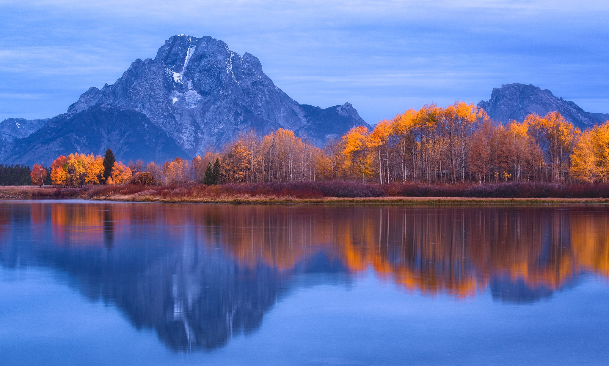 Descarga gratuita de fondo de pantalla para móvil de Naturaleza, Otoño, Montaña, Lago, Tierra/naturaleza, Reflejo.