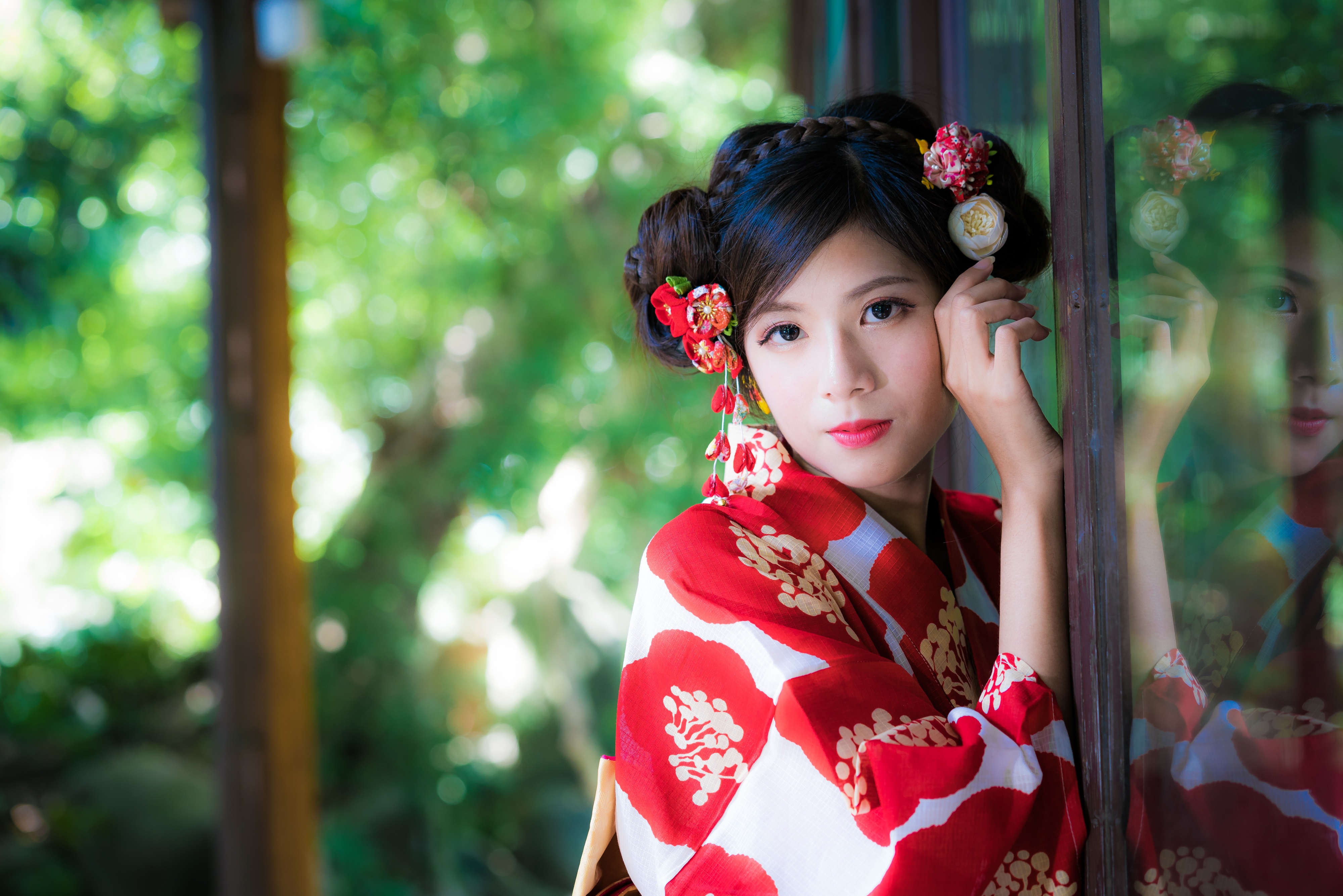 Download mobile wallpaper Reflection, Kimono, Model, Women, Asian, Brown Eyes, Black Hair, Lipstick, Depth Of Field for free.