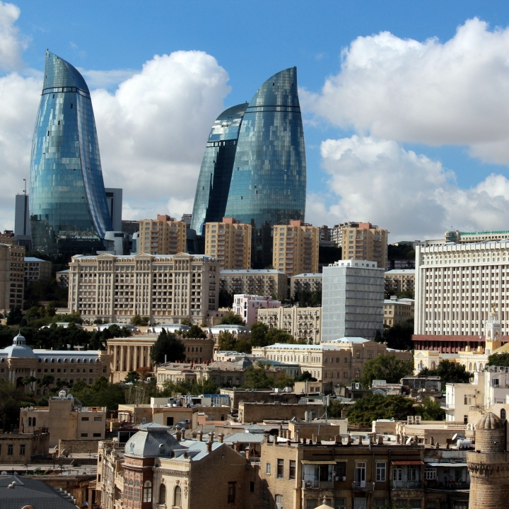 Скачать картинку Города, Сделано Человеком, Азербайджан, Баку в телефон бесплатно.