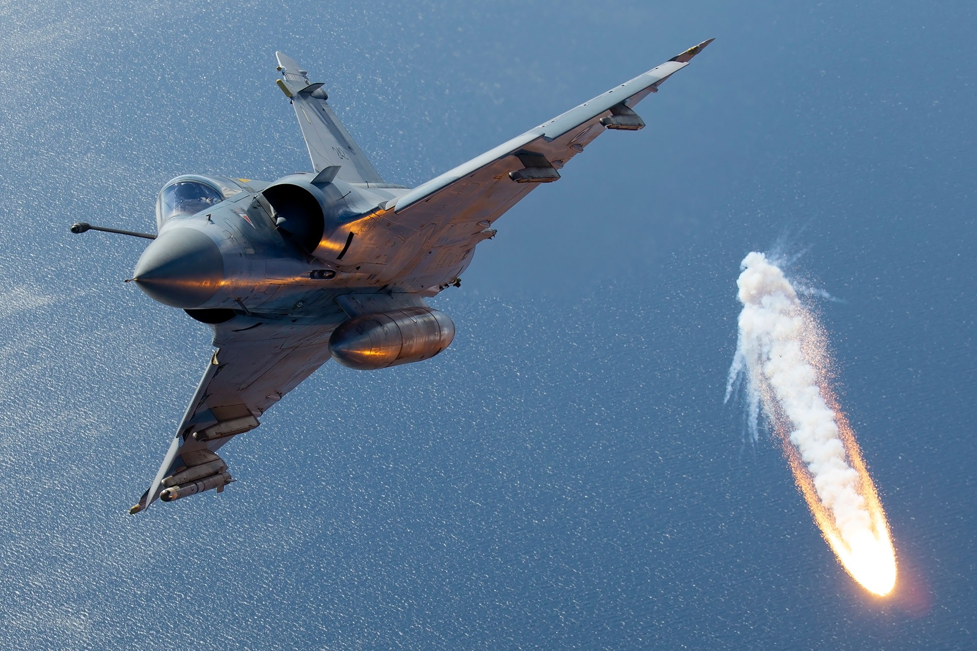 Handy-Wallpaper Flugzeuge, Militär, Düsenjäger, Kampfjets, Kampfflugzeug, Dassault Mirage 2000 kostenlos herunterladen.