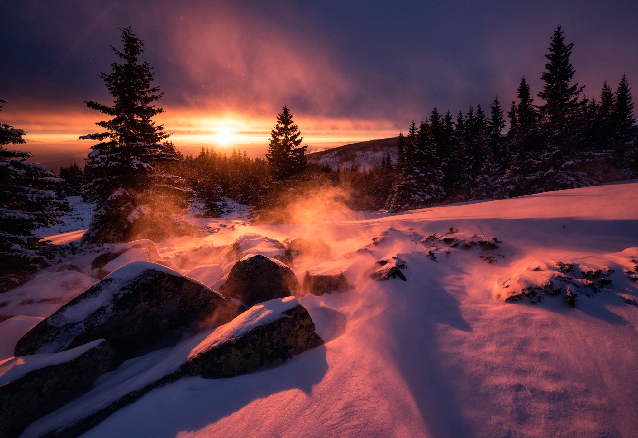 Скачать картинку Зима, Природа, Снег, Земля/природа, Закат Солнца в телефон бесплатно.